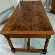 Farm table