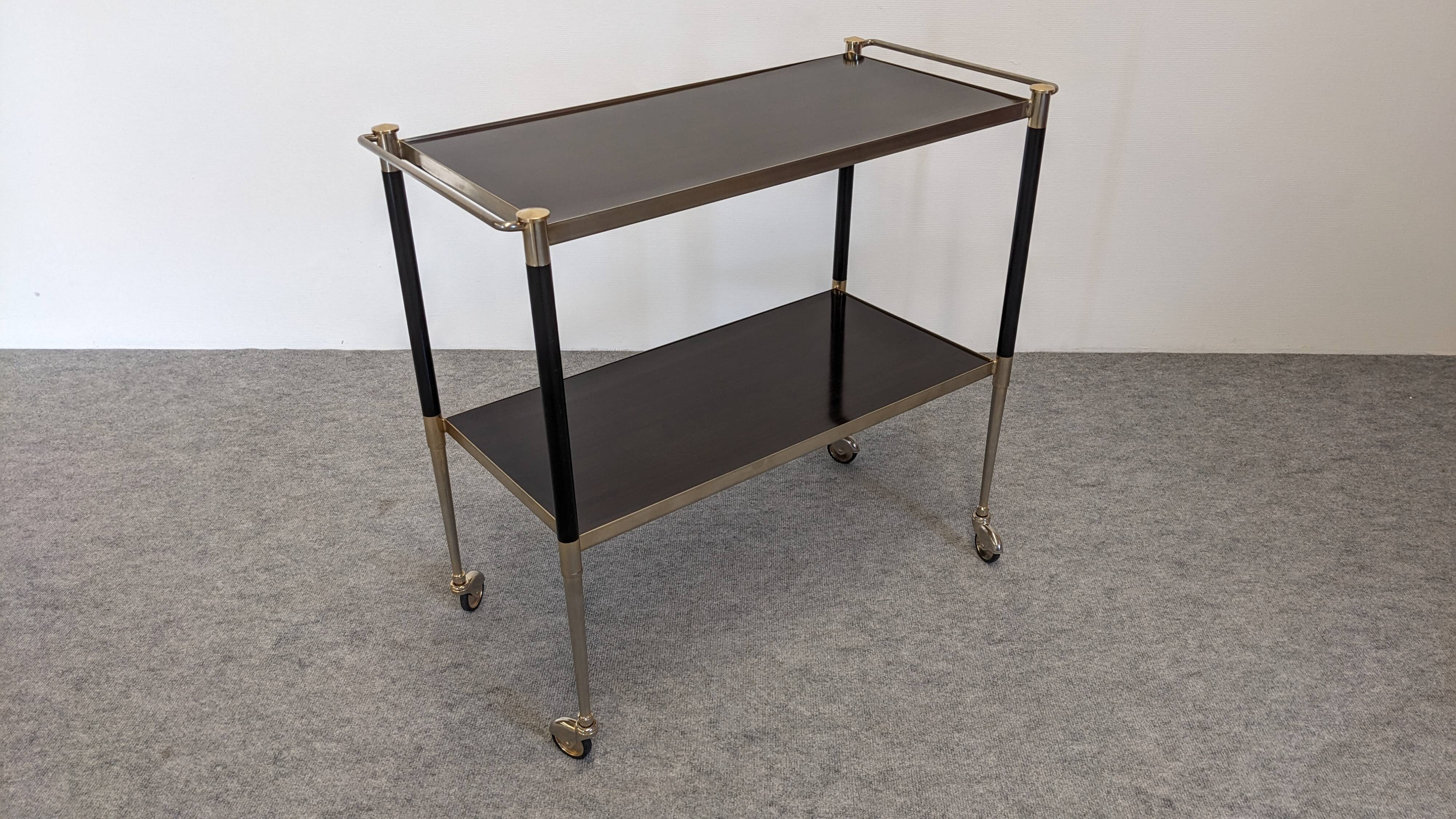 Table desserte moderniste à roulettes, Italie vers 1950