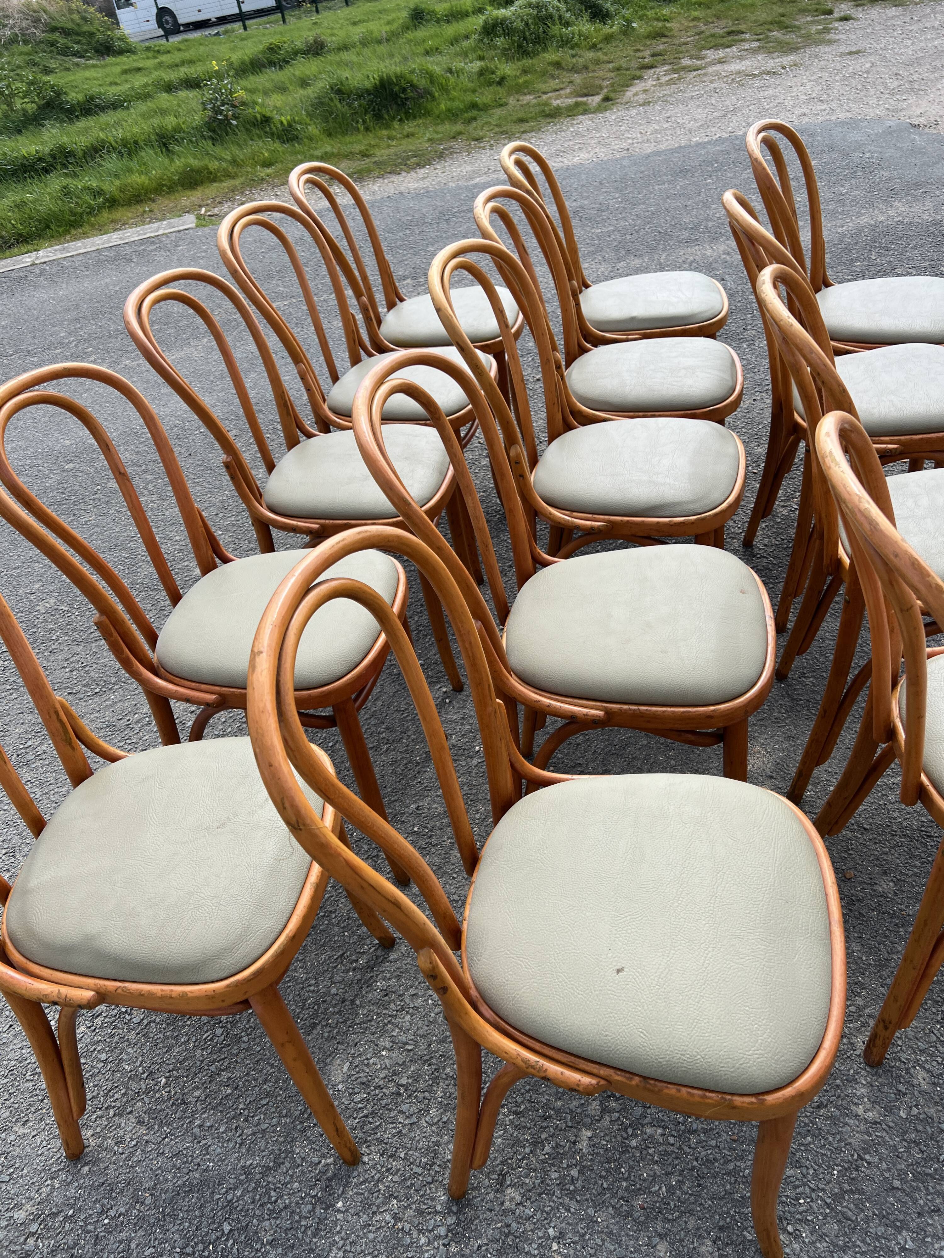 Lot de 14 chaises bistrot