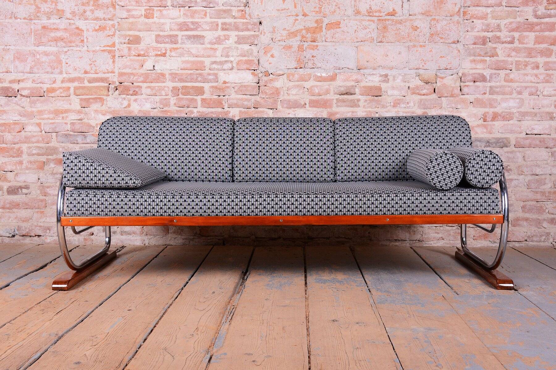 Bauhaus Sofa in Chrome and Beech from Robert Slezak, Czech, 1930s