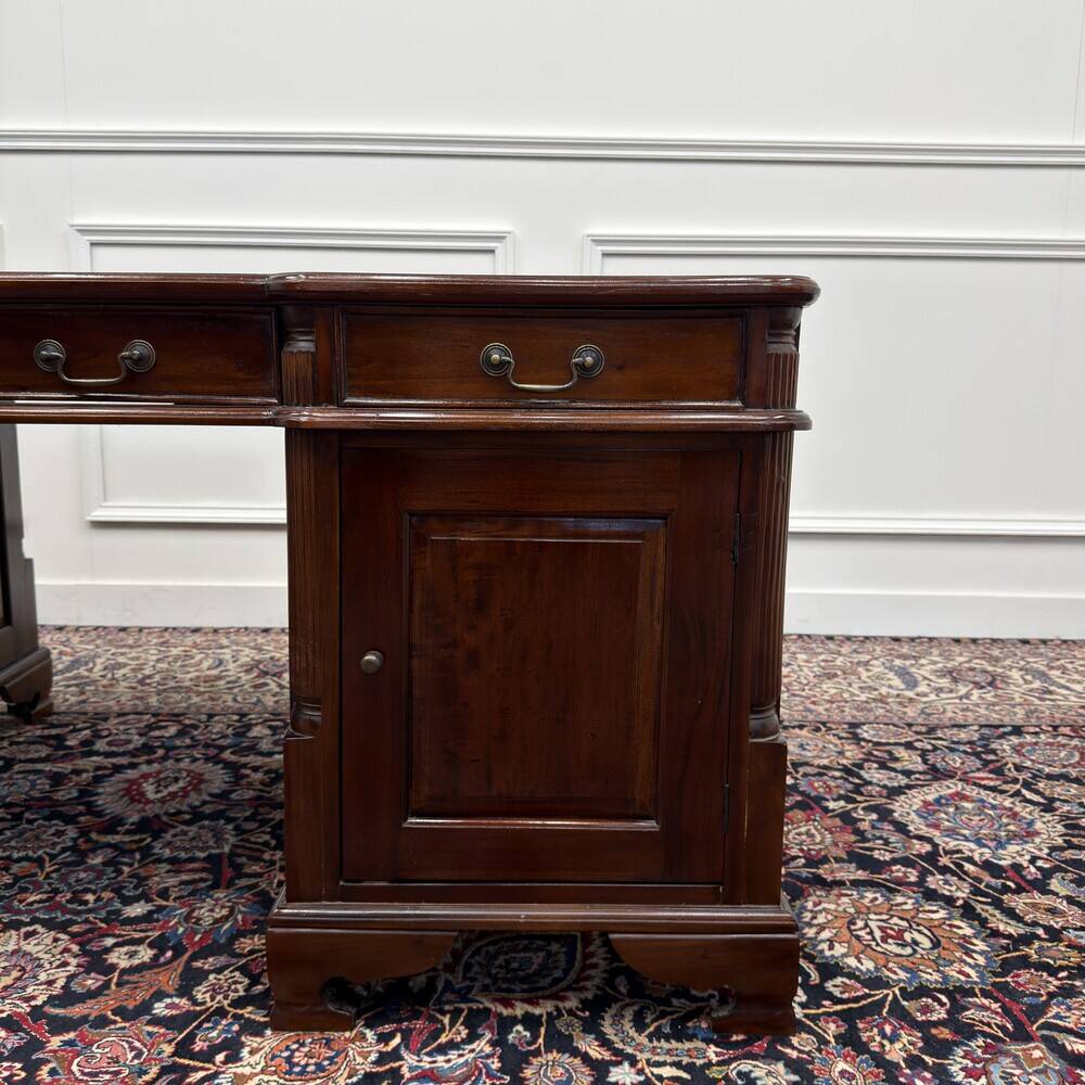 Bureau classique en cuir vert Partnerdesk