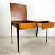 Bureau minimaliste rétro