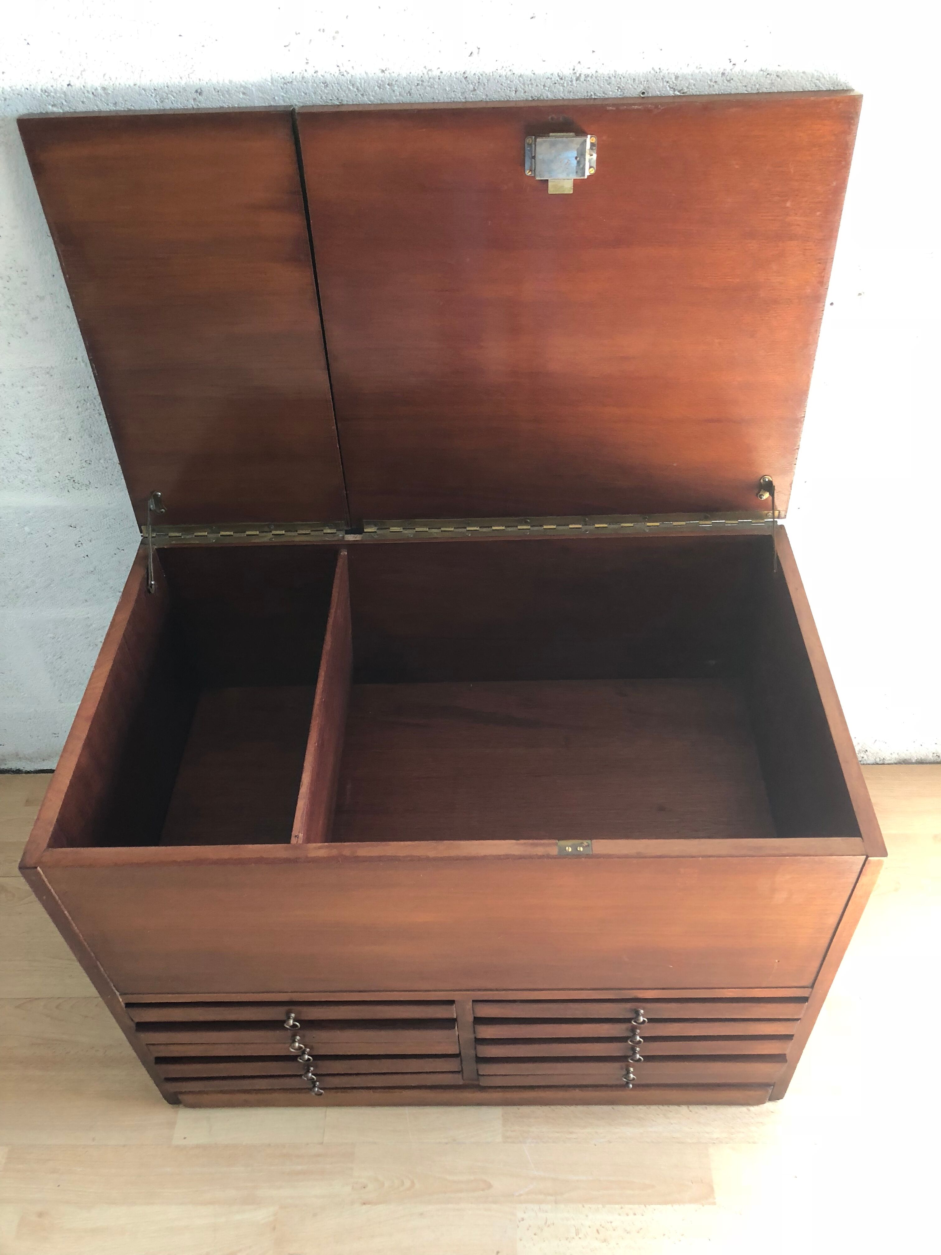 Storage box