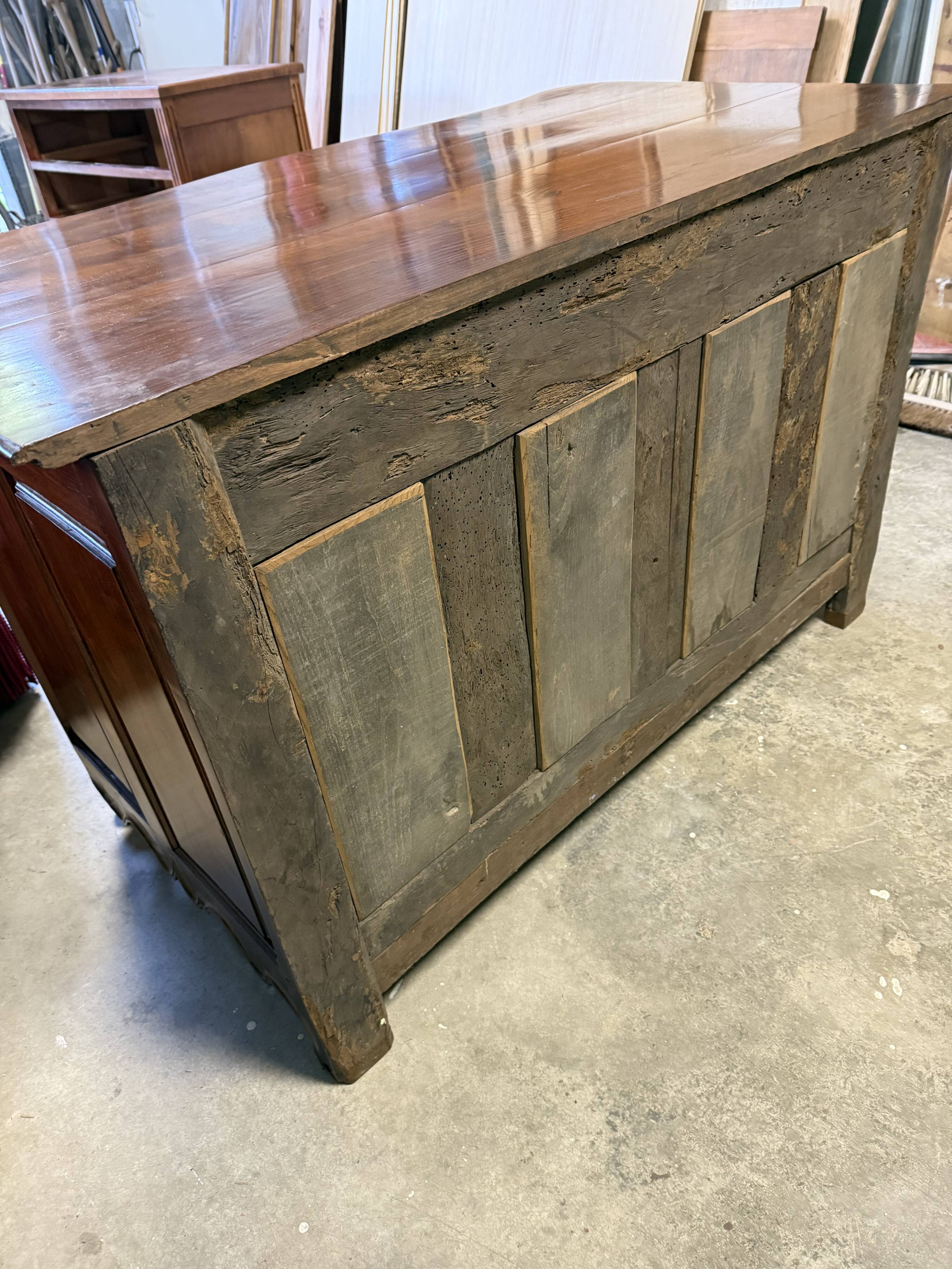 Louis XV curved chest of drawers