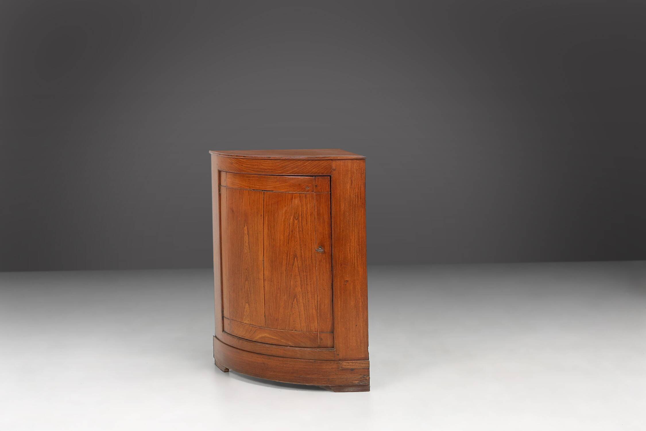 Meuble d'angle antique français avec façade en bois, ca. 1850