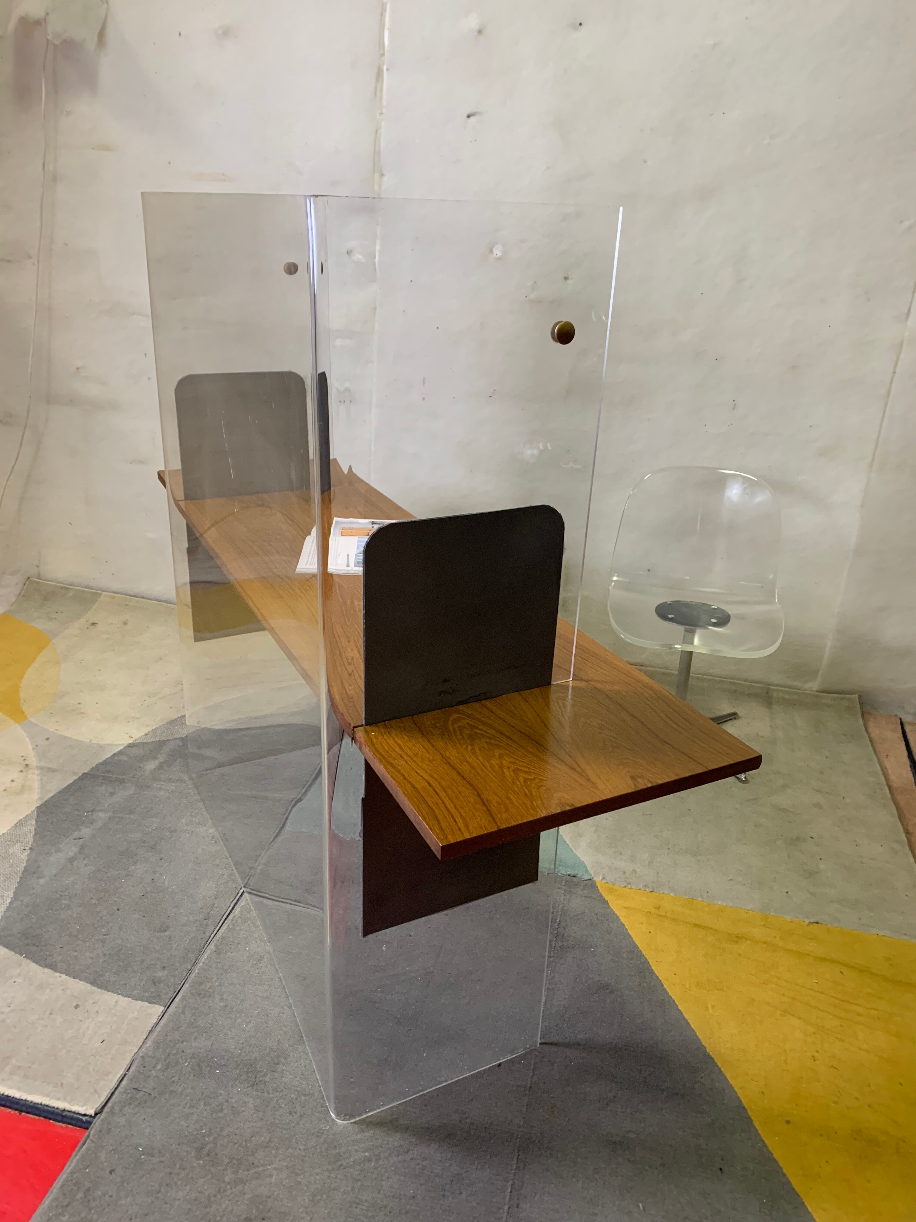 Bureau space age roomdivider 1980