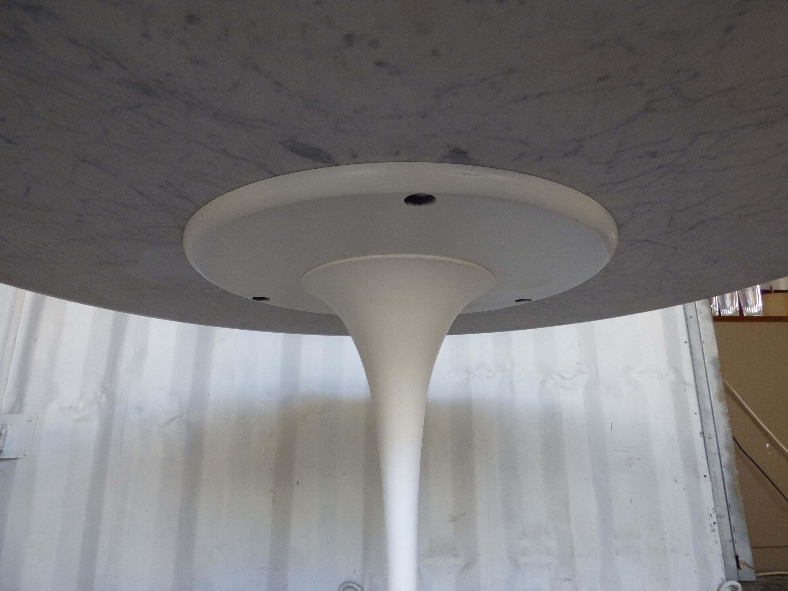 Table tulipe Knoll et marbre Eero Saarinen