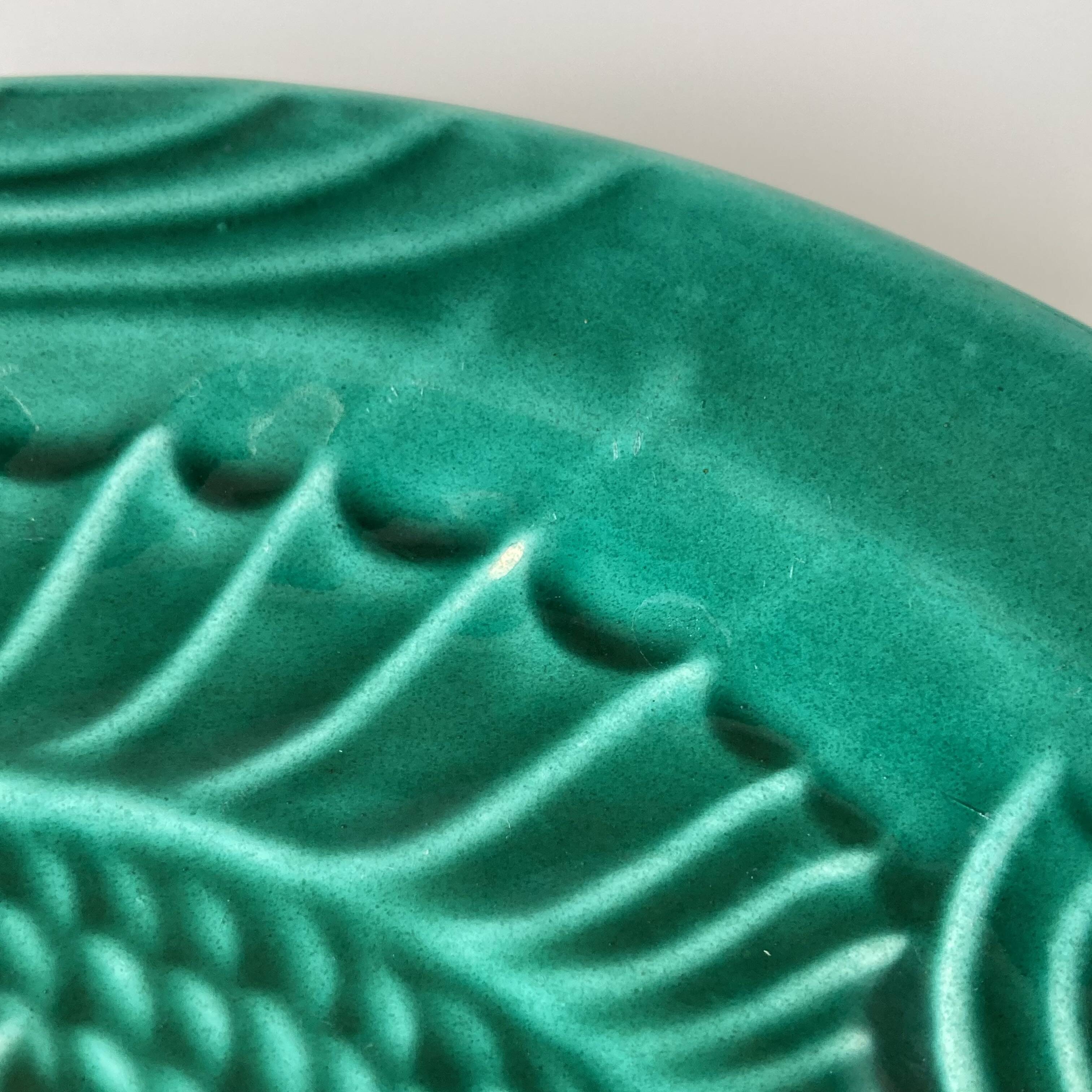 Vallauris - Set of 6 "fish" plates in earthenware and green enamel