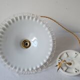 Pendant in serrated opaline