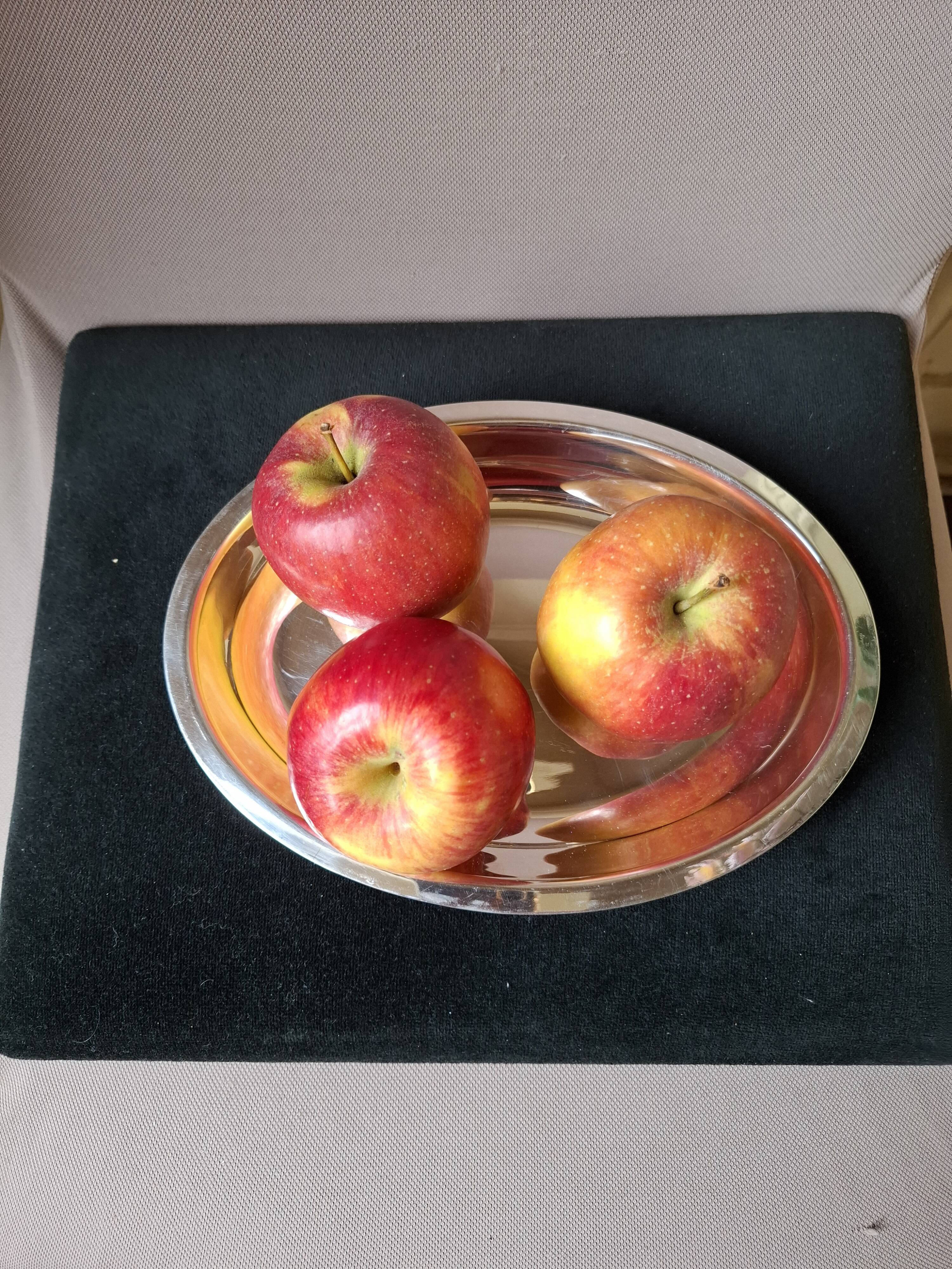 Oval silver-plated metal dish