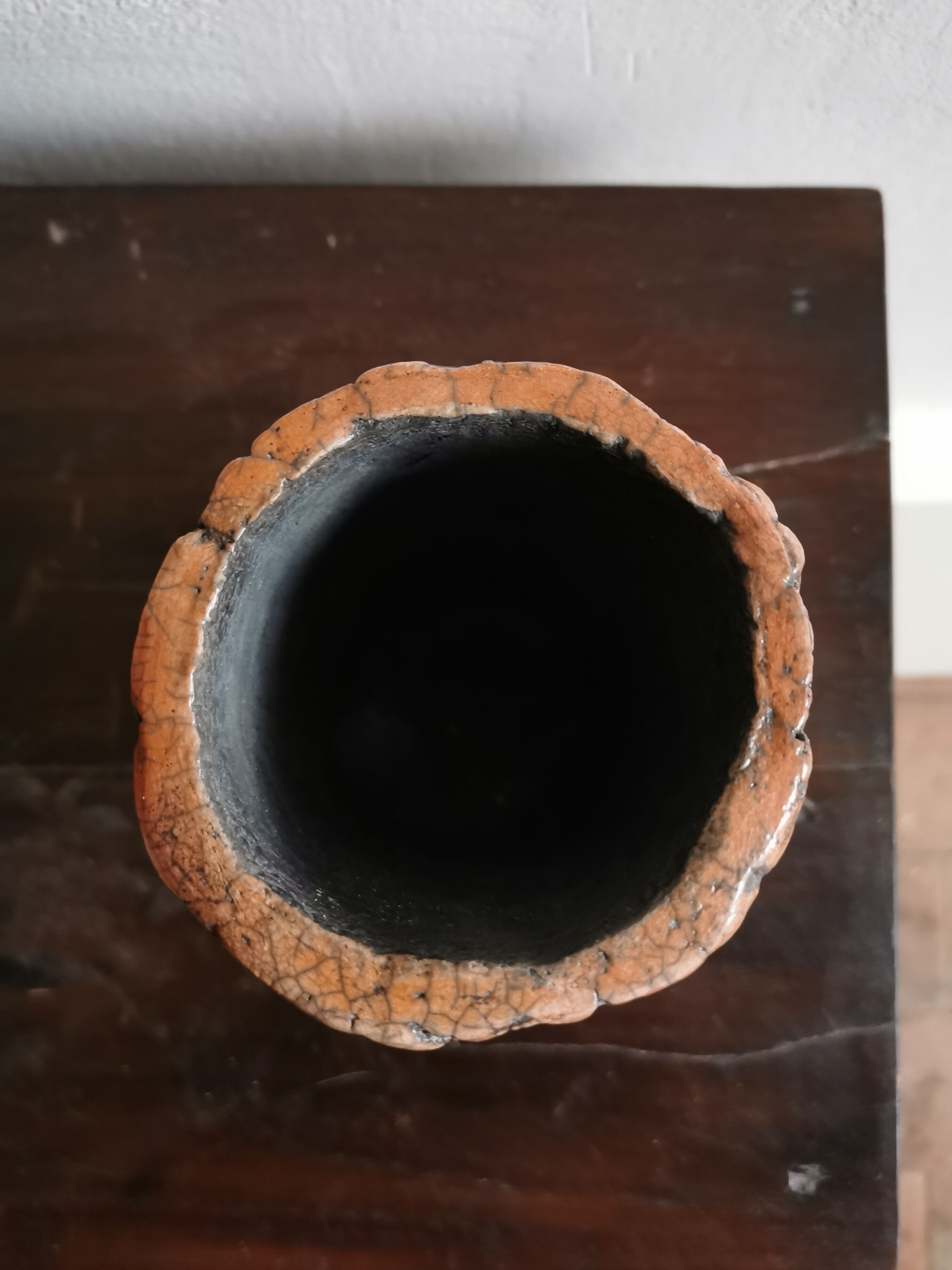 Vase en grès cuisson raku circa 1980