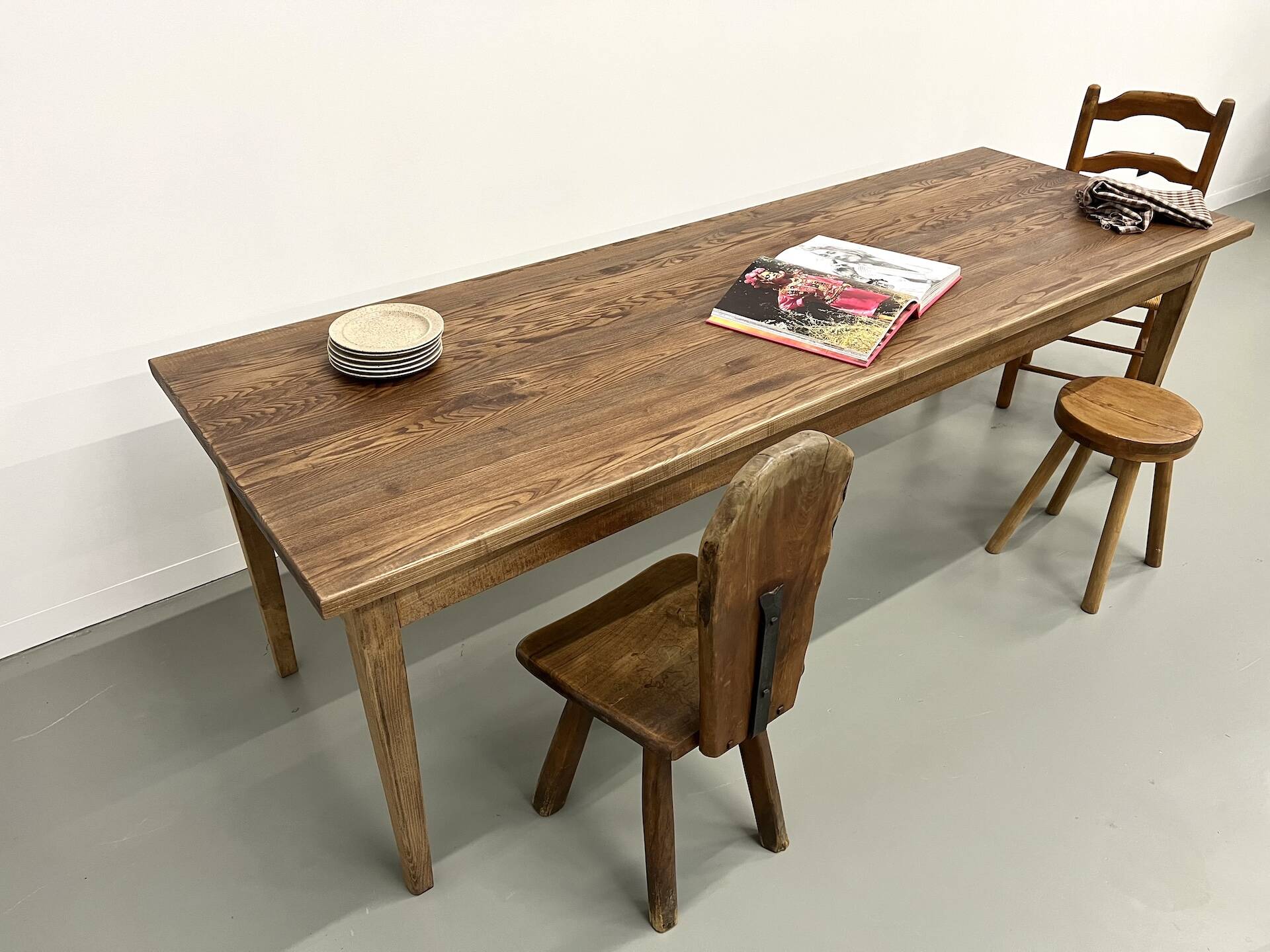 Farmhouse table with spindle legs in solid beech and ash