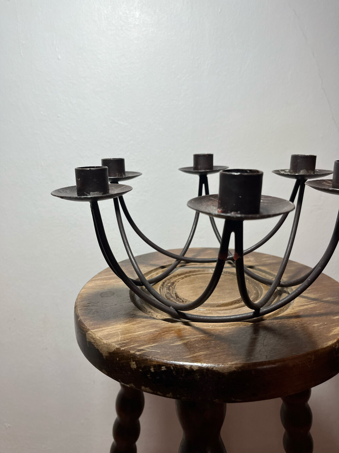 Candle holder with 6 wrought iron lights