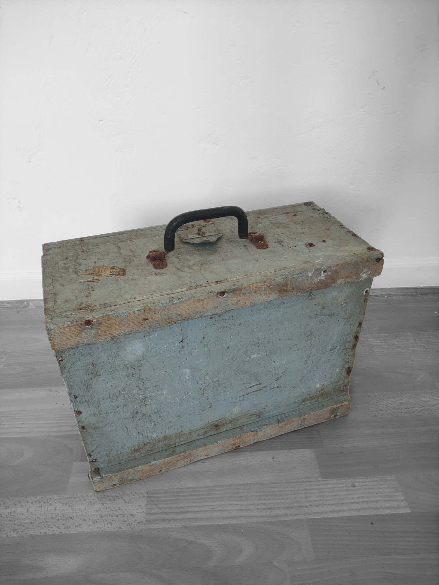 Old wooden transport trunk