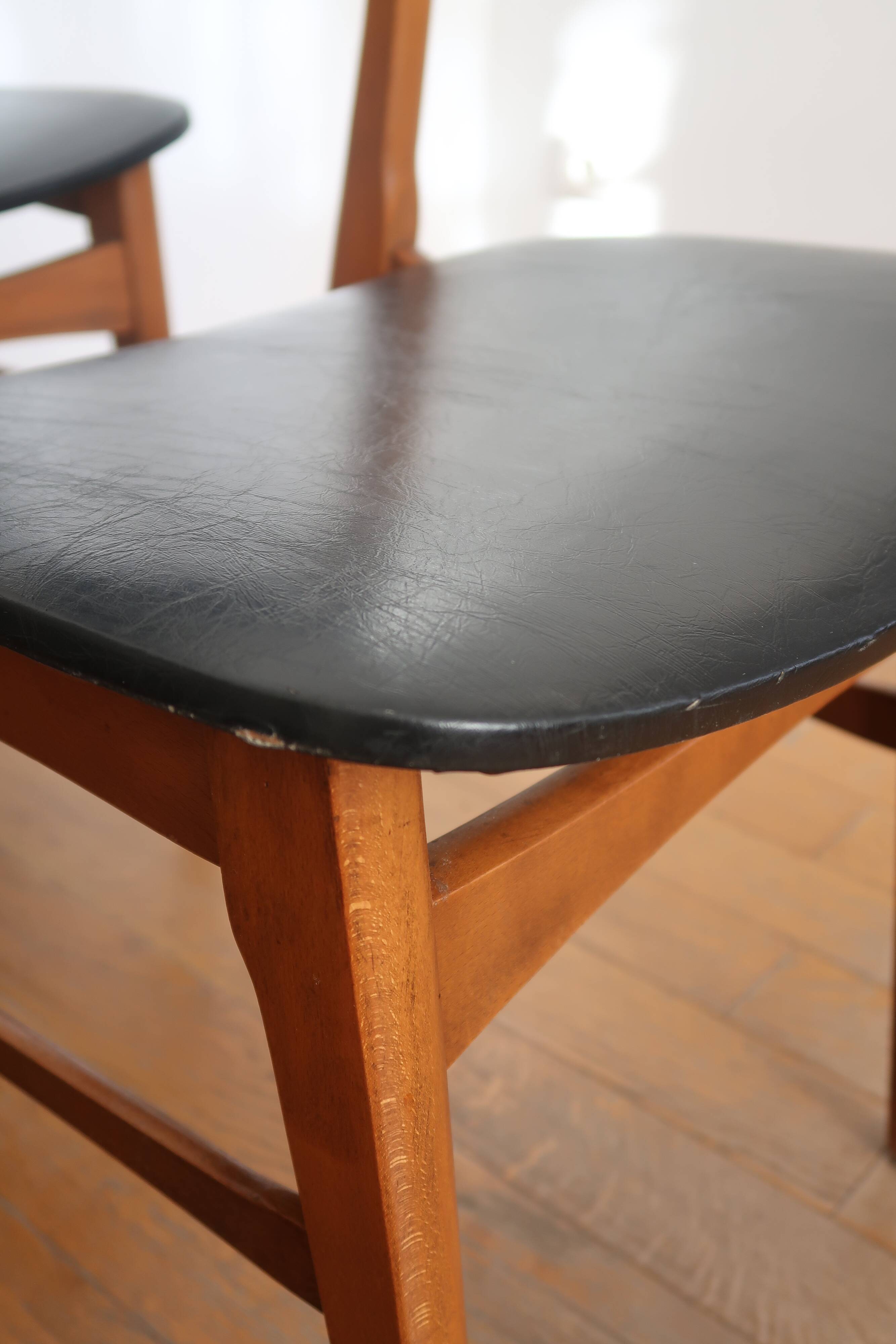 Lot de 6 chaises scandinaves skaï noir