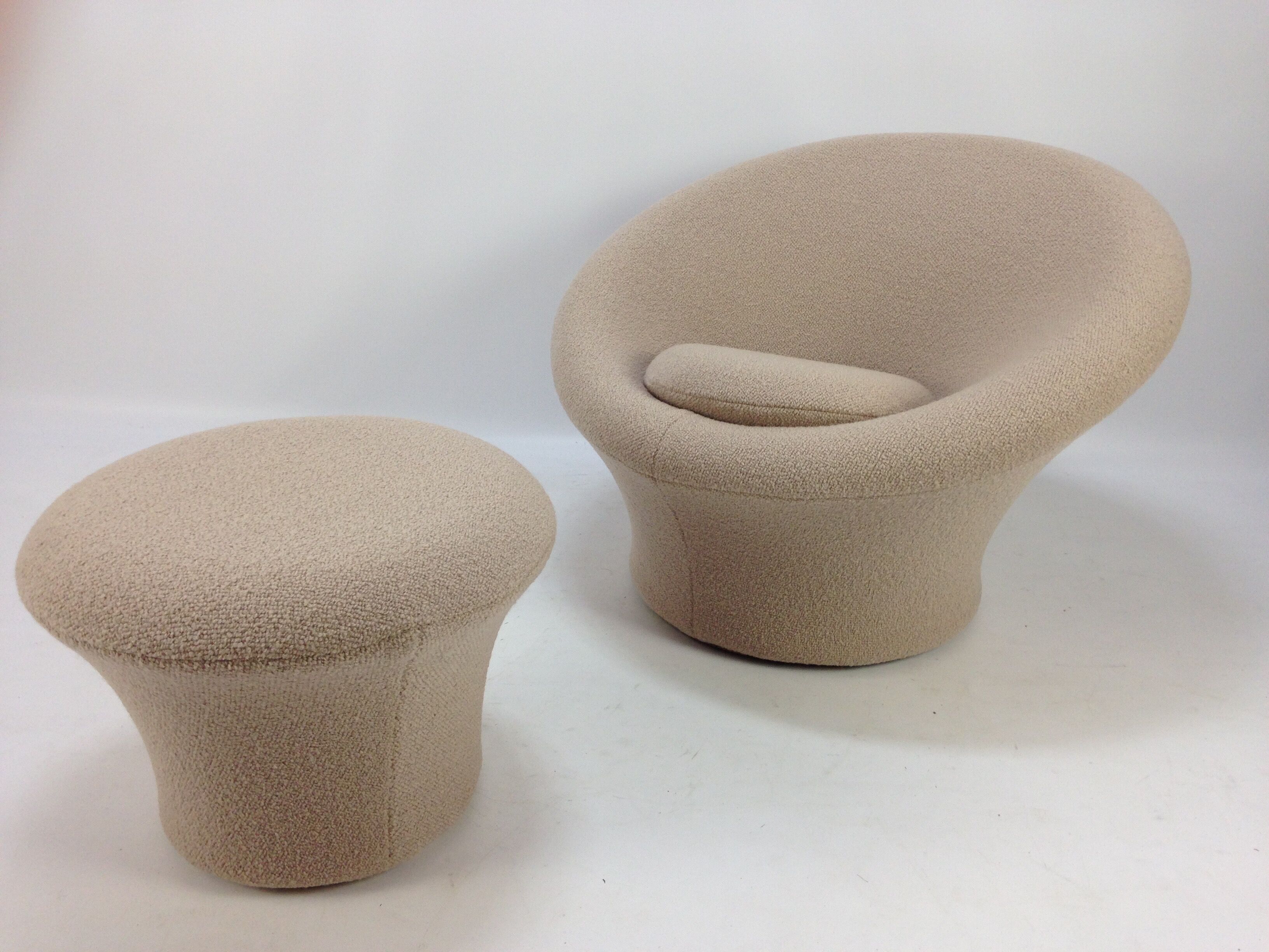 Mushroom armchair with pouf by Pierre Paulin for Artifort, Pierre Frey