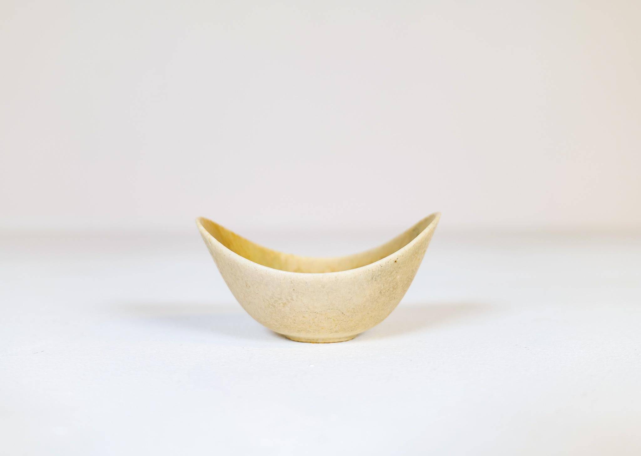 Mid-century modern ceramic set of 3 bowls by Gunnar Nylund, Rörstrand, Sweden.