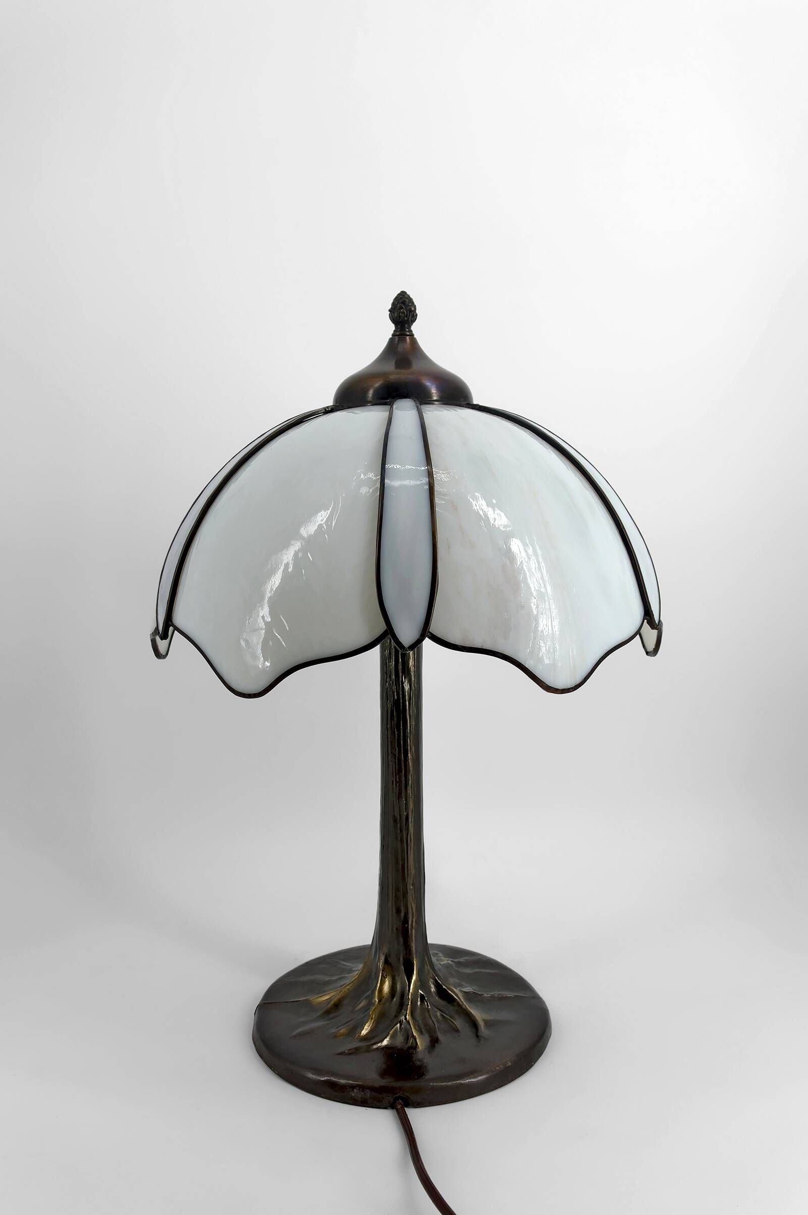Tiffany-style table lamp – circa 1980