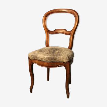 Chaise louis philippe en noyer retapissée à neuf