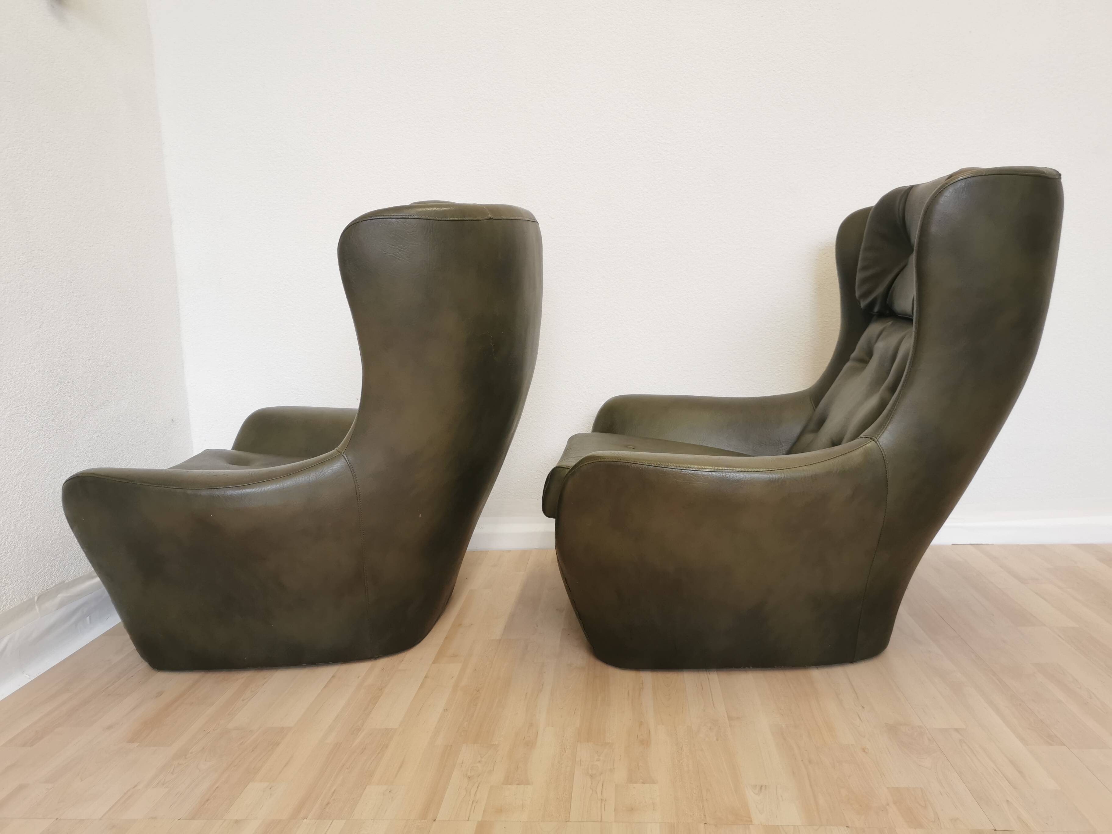 Vintage Dark Green Leather Lounge Armchair: 1970s Scandinavian Style