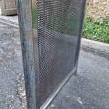 Metal screen partition