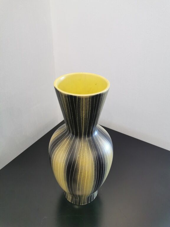 Vase céramique jaune et noir signé saint clément, années 50