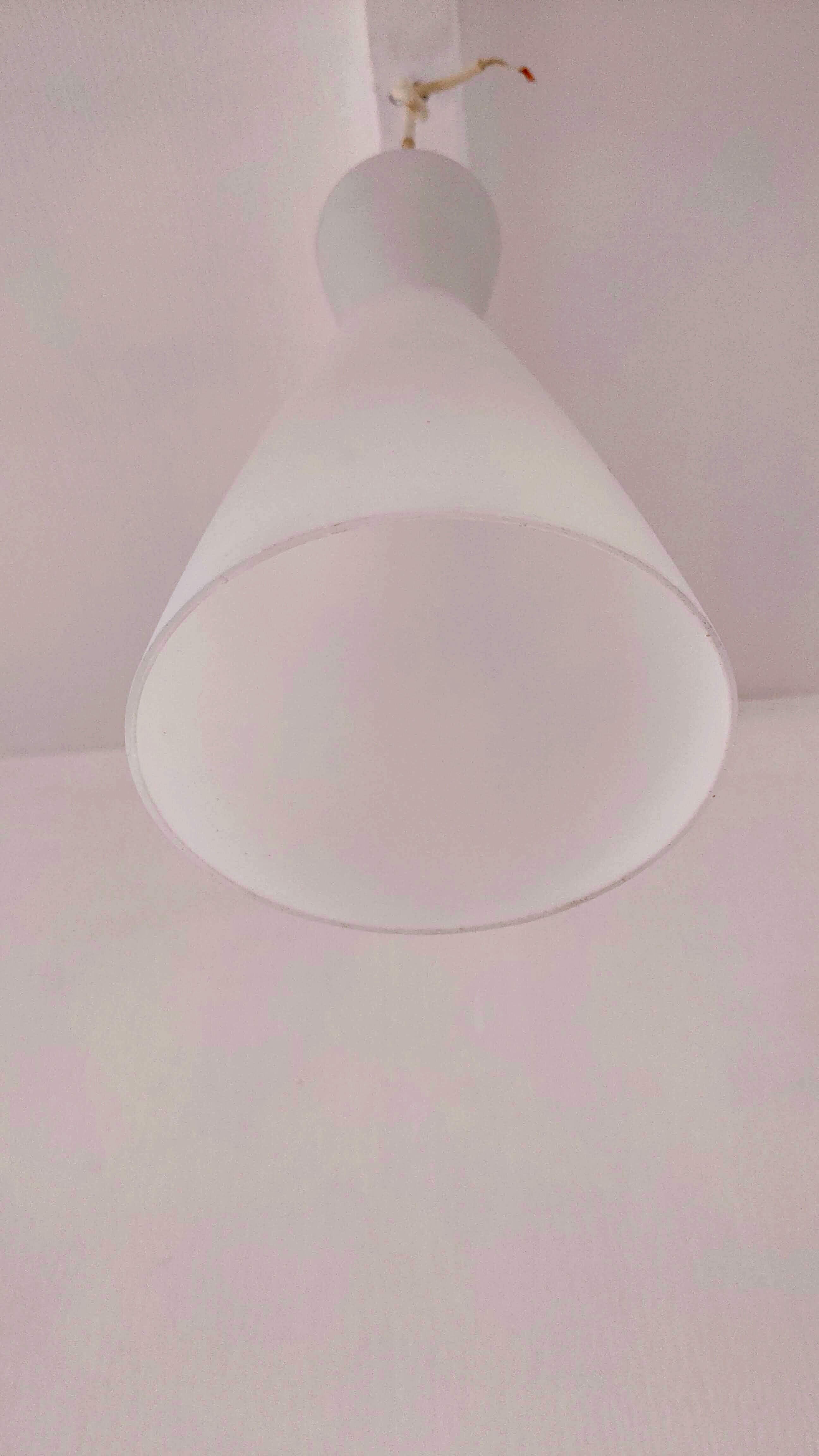 Suspension in opaline design 70s