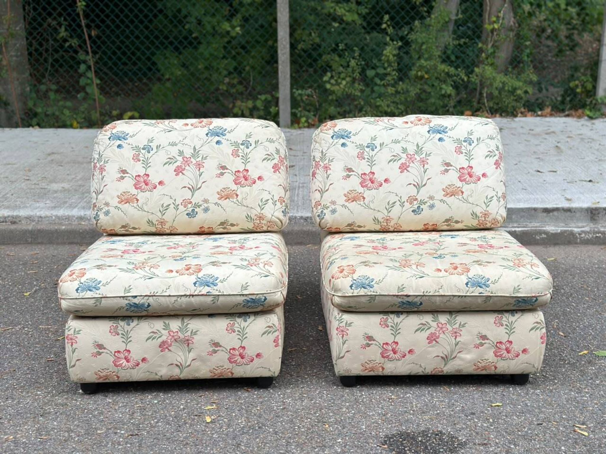 2 modular vintage bench armchairs with floral pattern – Cottage Style