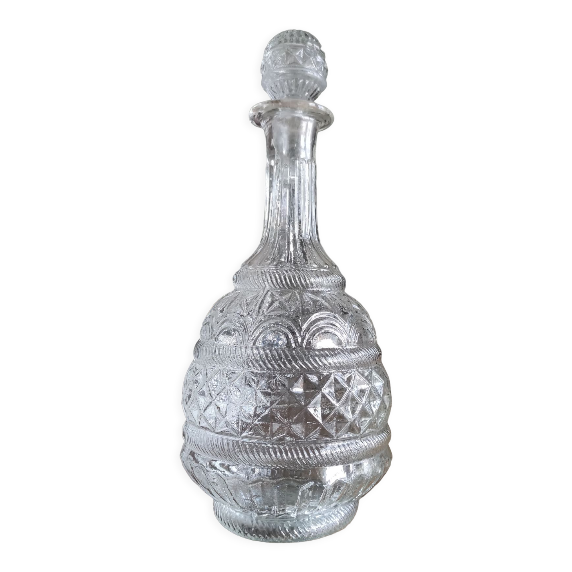 Round molded glass decanter with cap