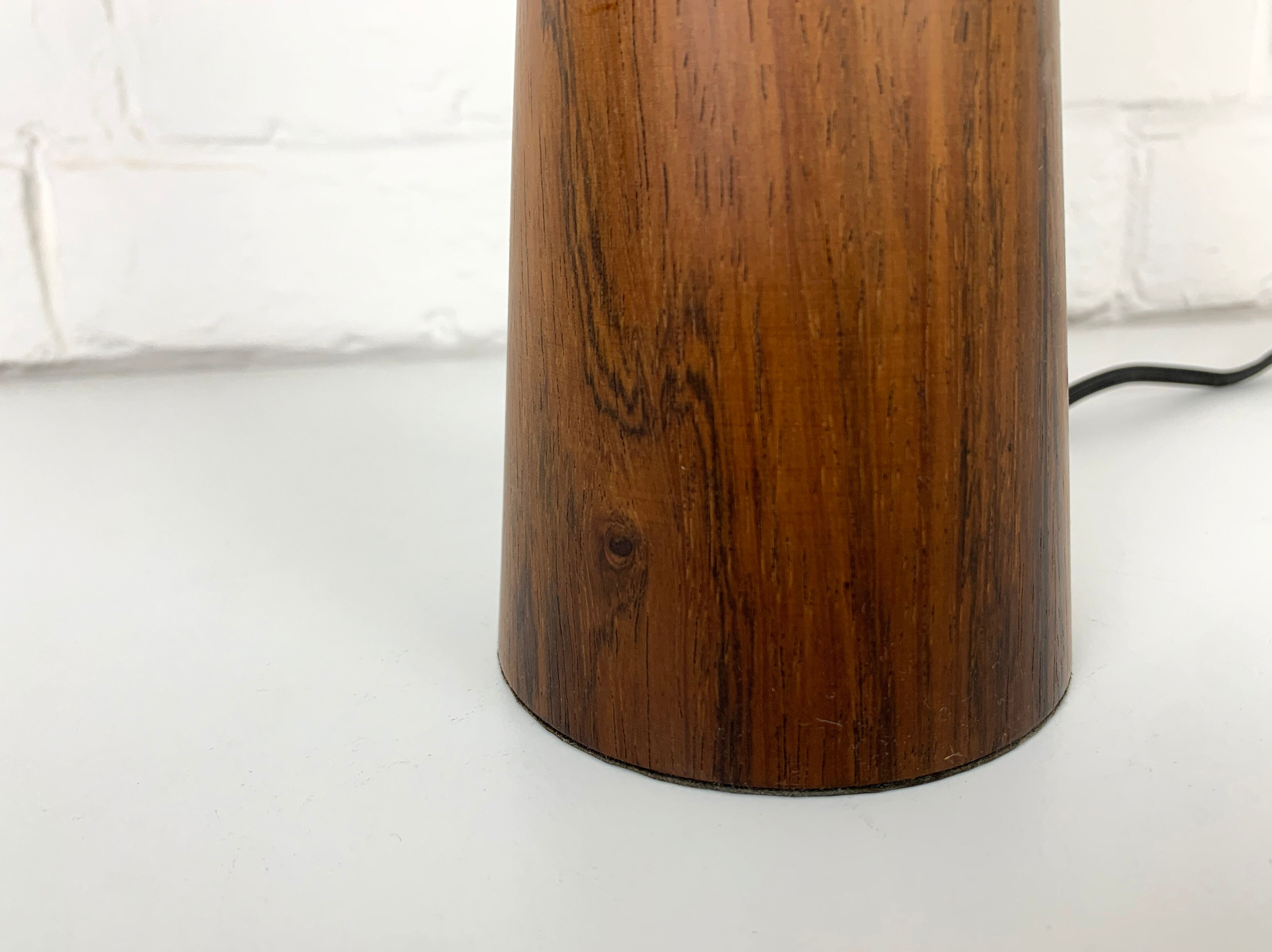 Lampe de table moderniste mid-century en teck, Danemark 1960