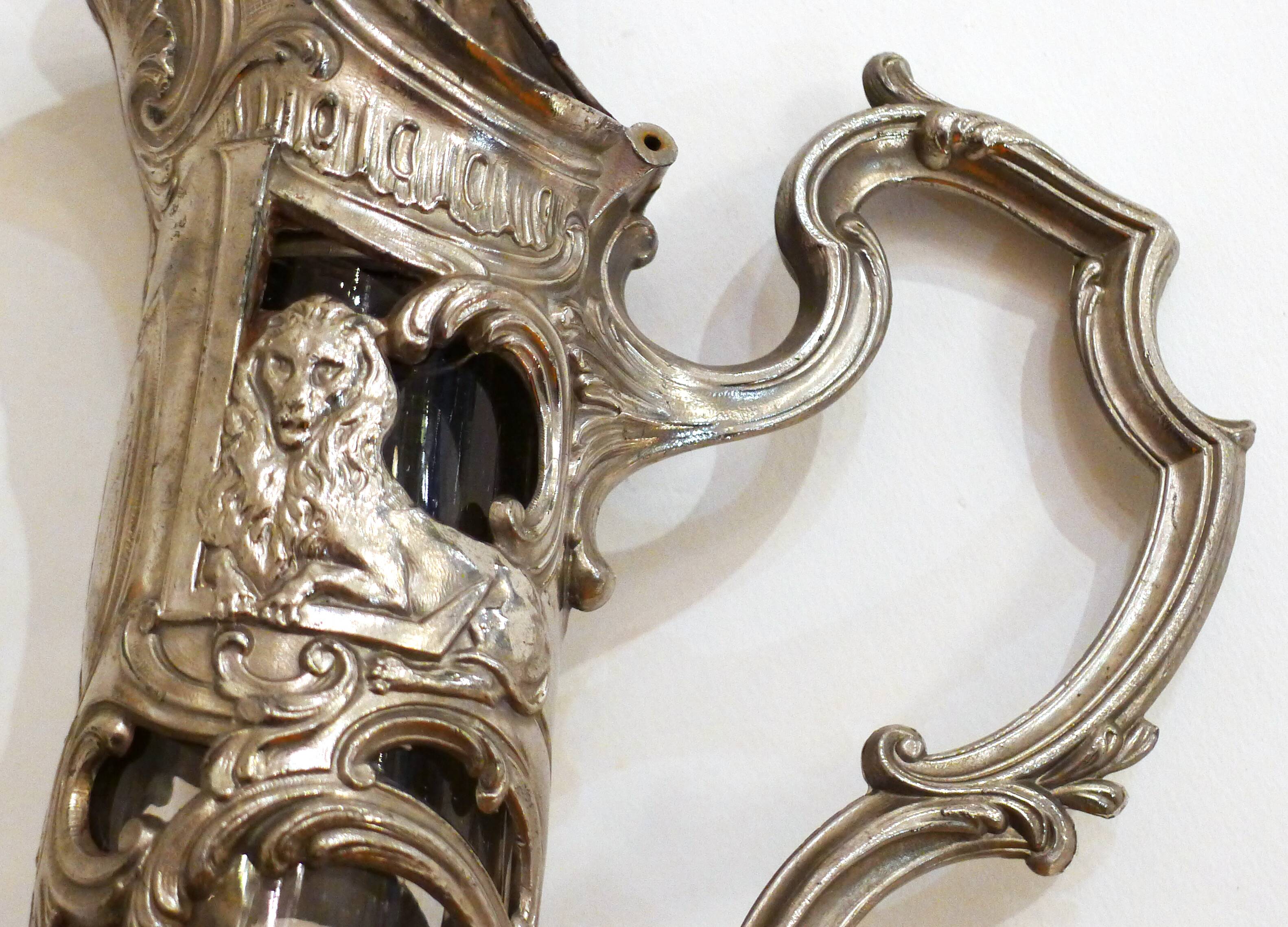 The Louvre's department carafe