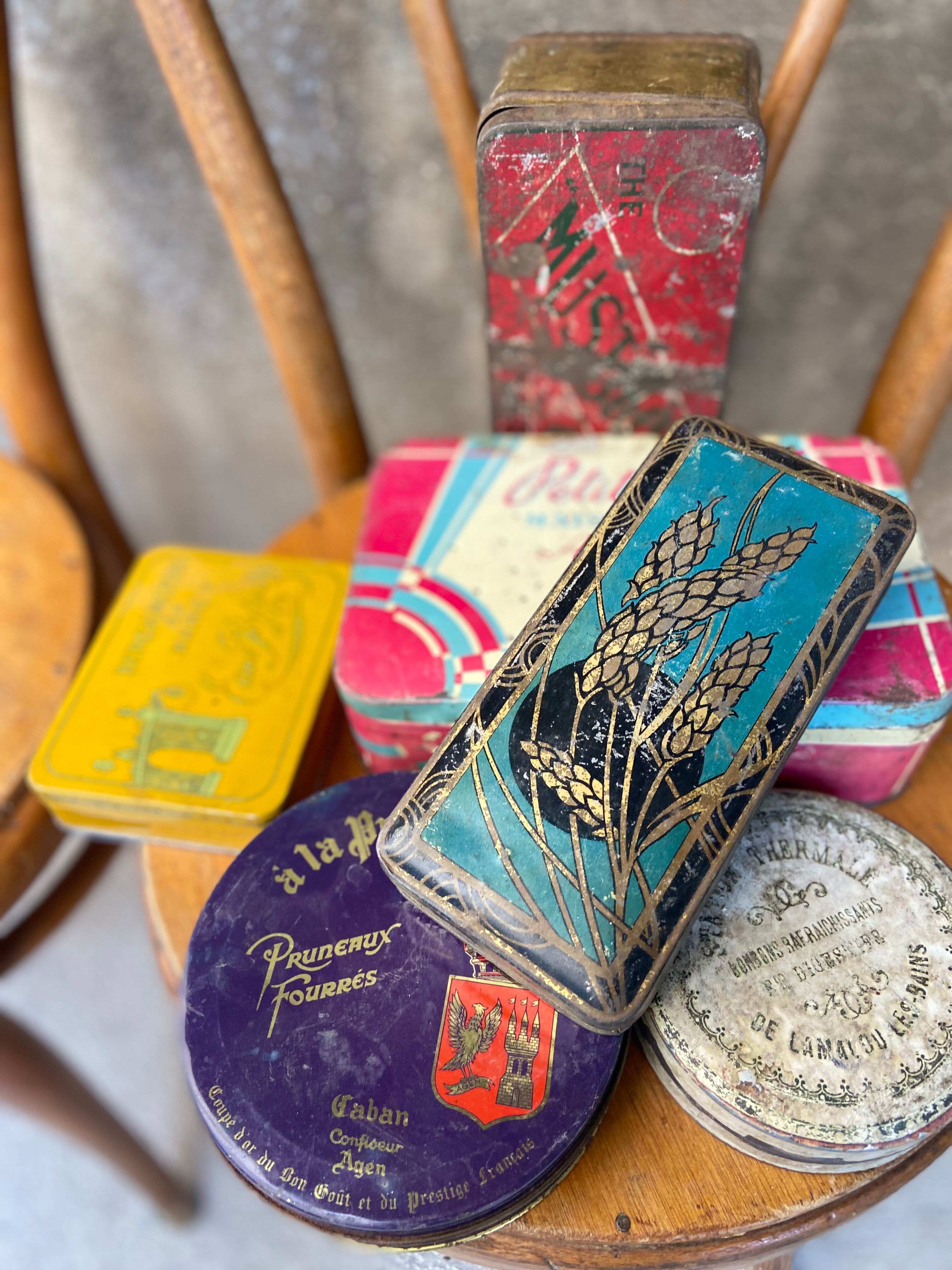 Old metal box "Bergamot de Nancy"