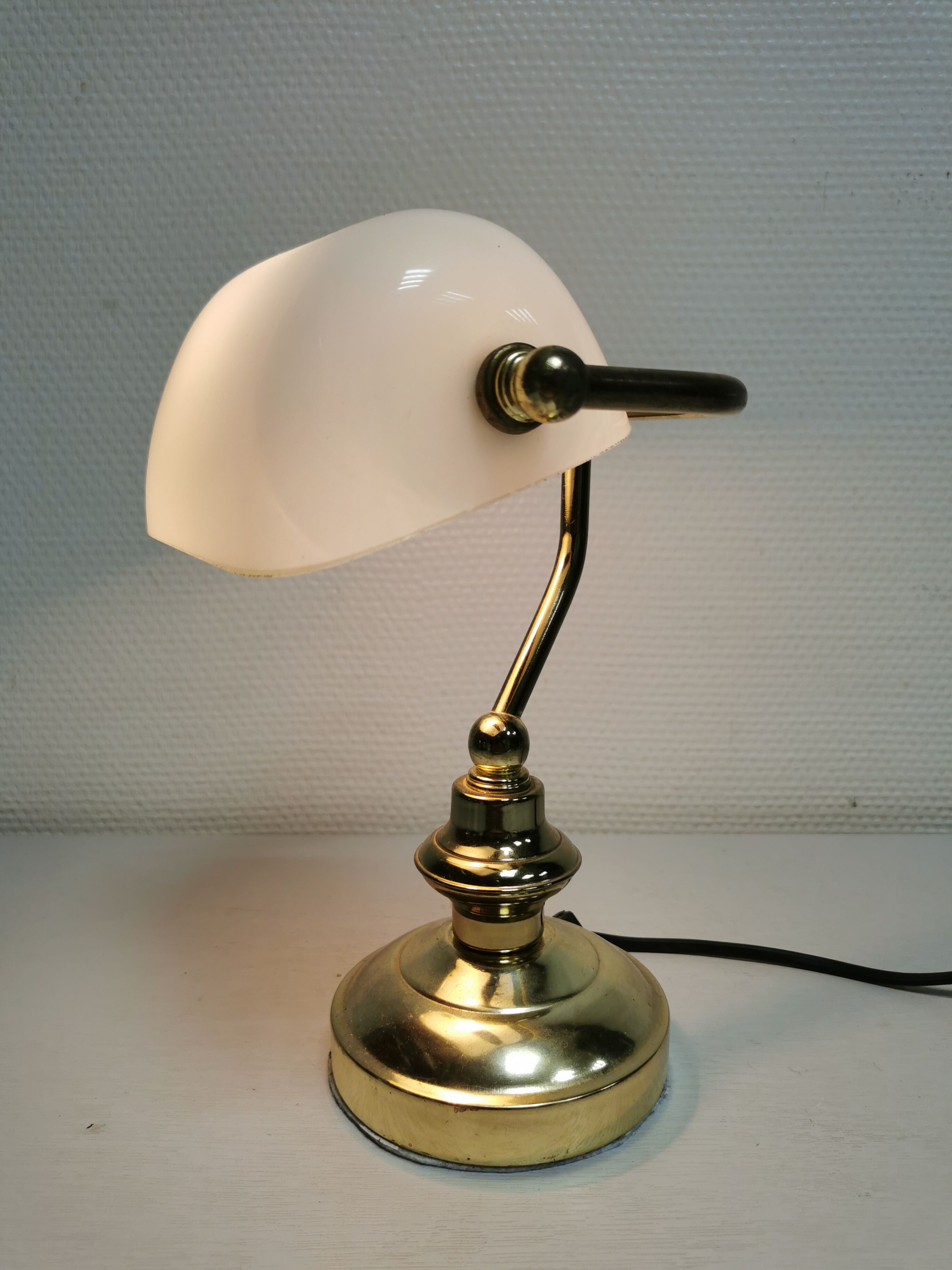 Small vintage desk lamp reading notary style