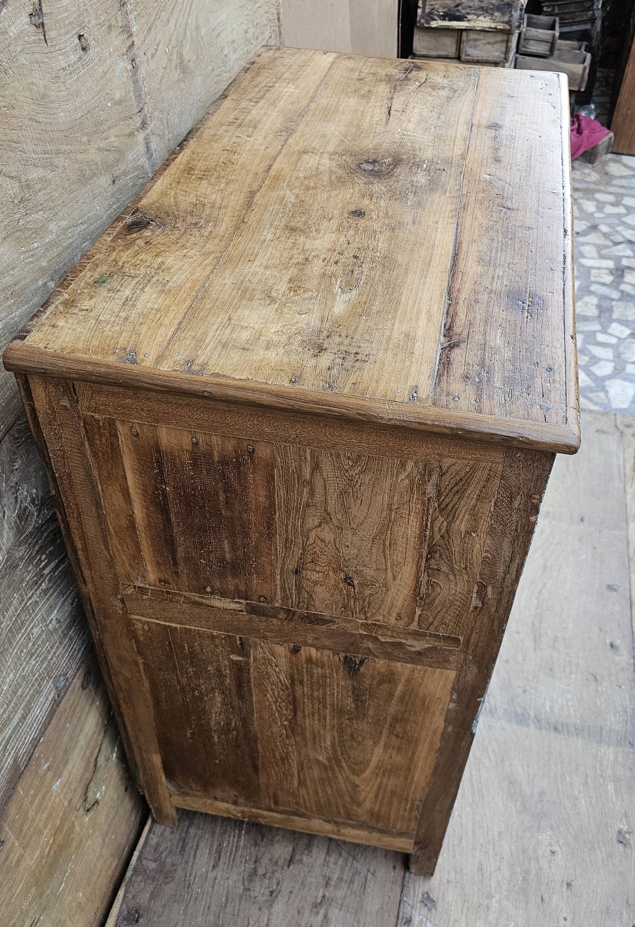 Ancien buffet en teck birman