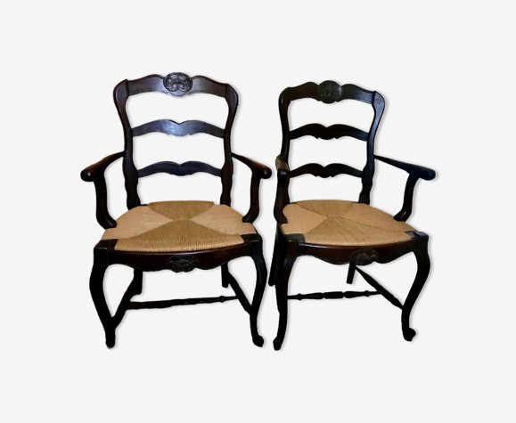 Paire de fauteuils paillés