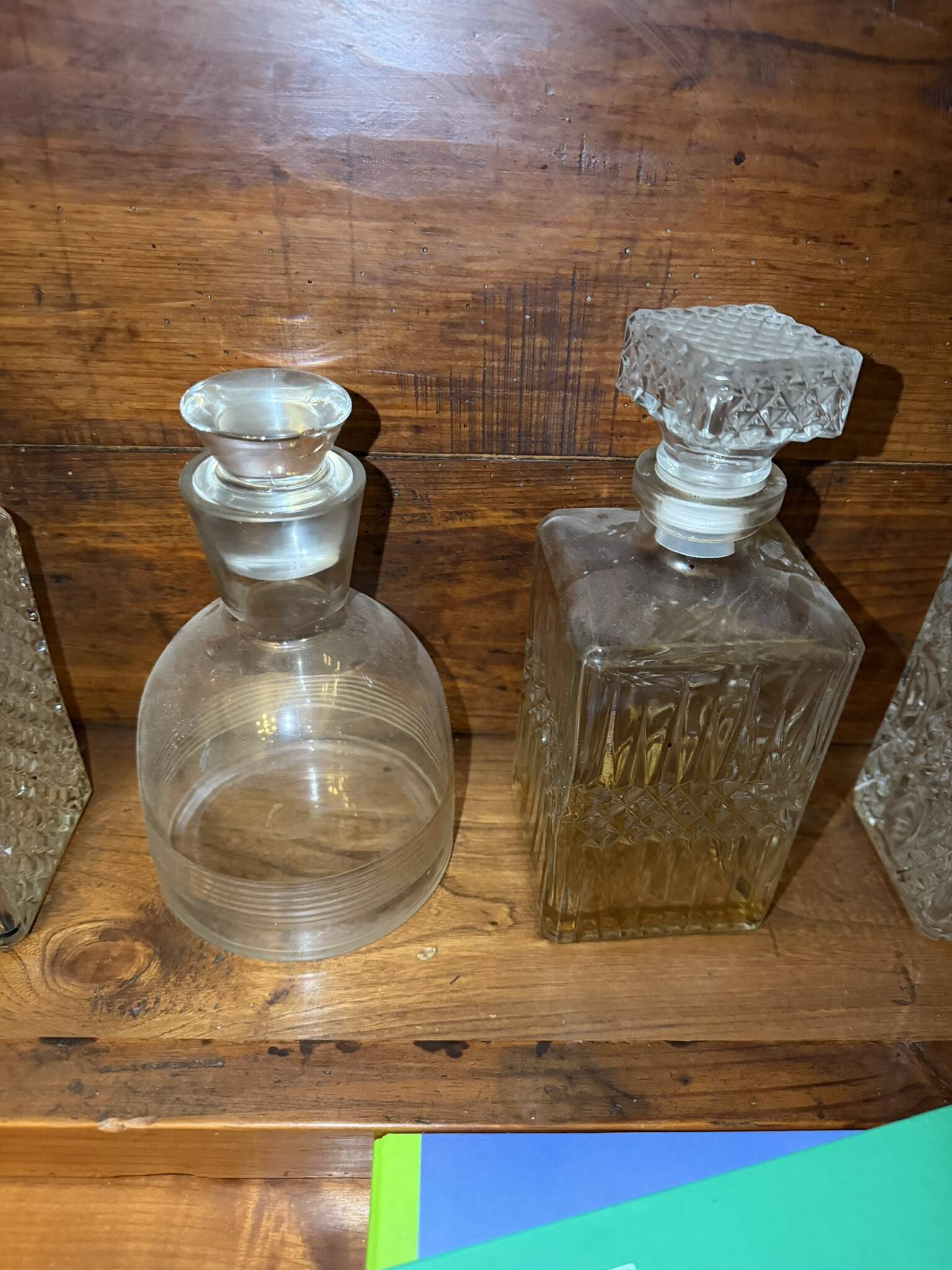 Full bar - 7 decanters / bottles for spirits