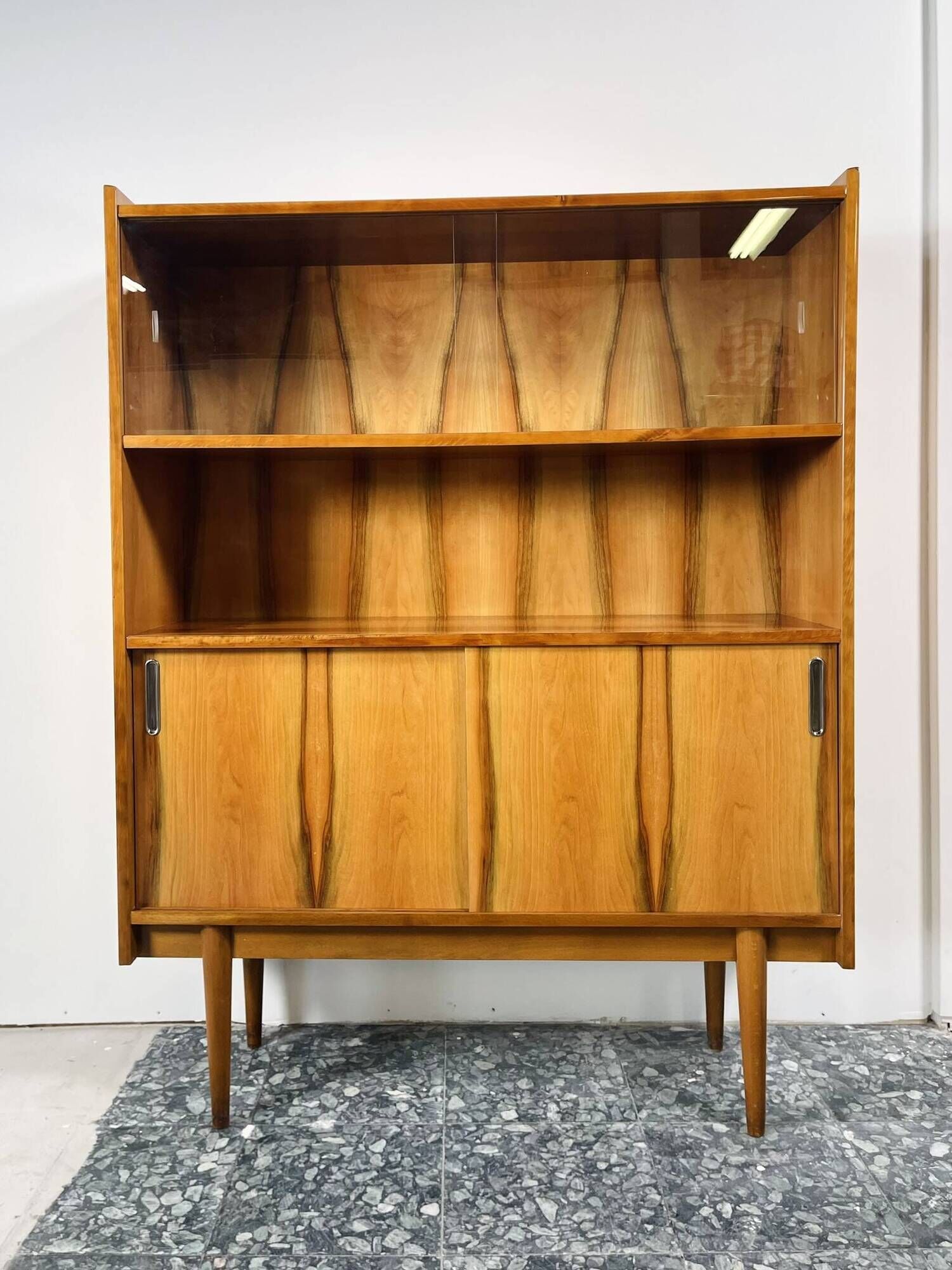 Bytomskie orion 1050b highboard en finition laque guitare