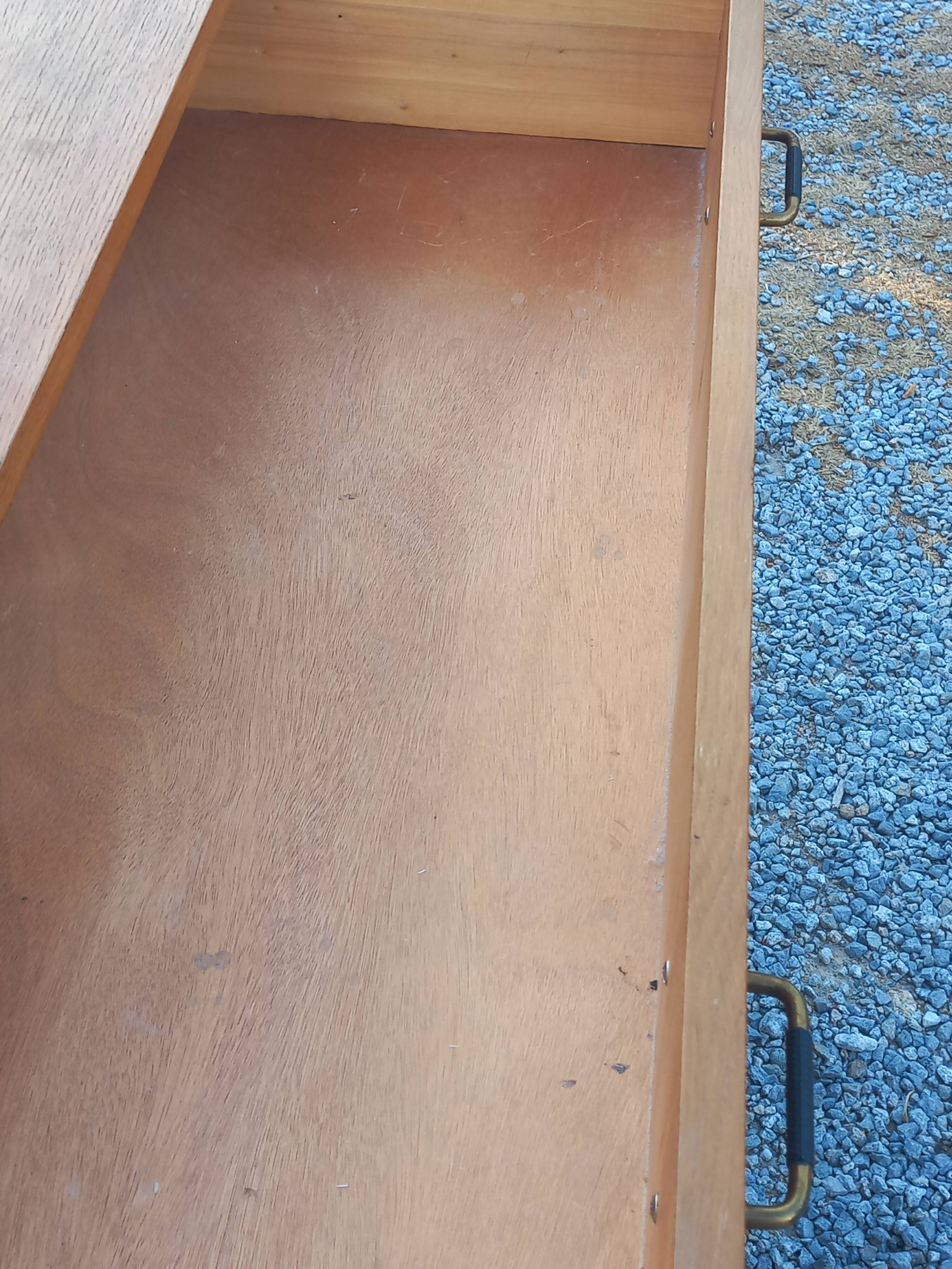 Commode vintage en chêne blond pieds compas 4 tiroirs 1950