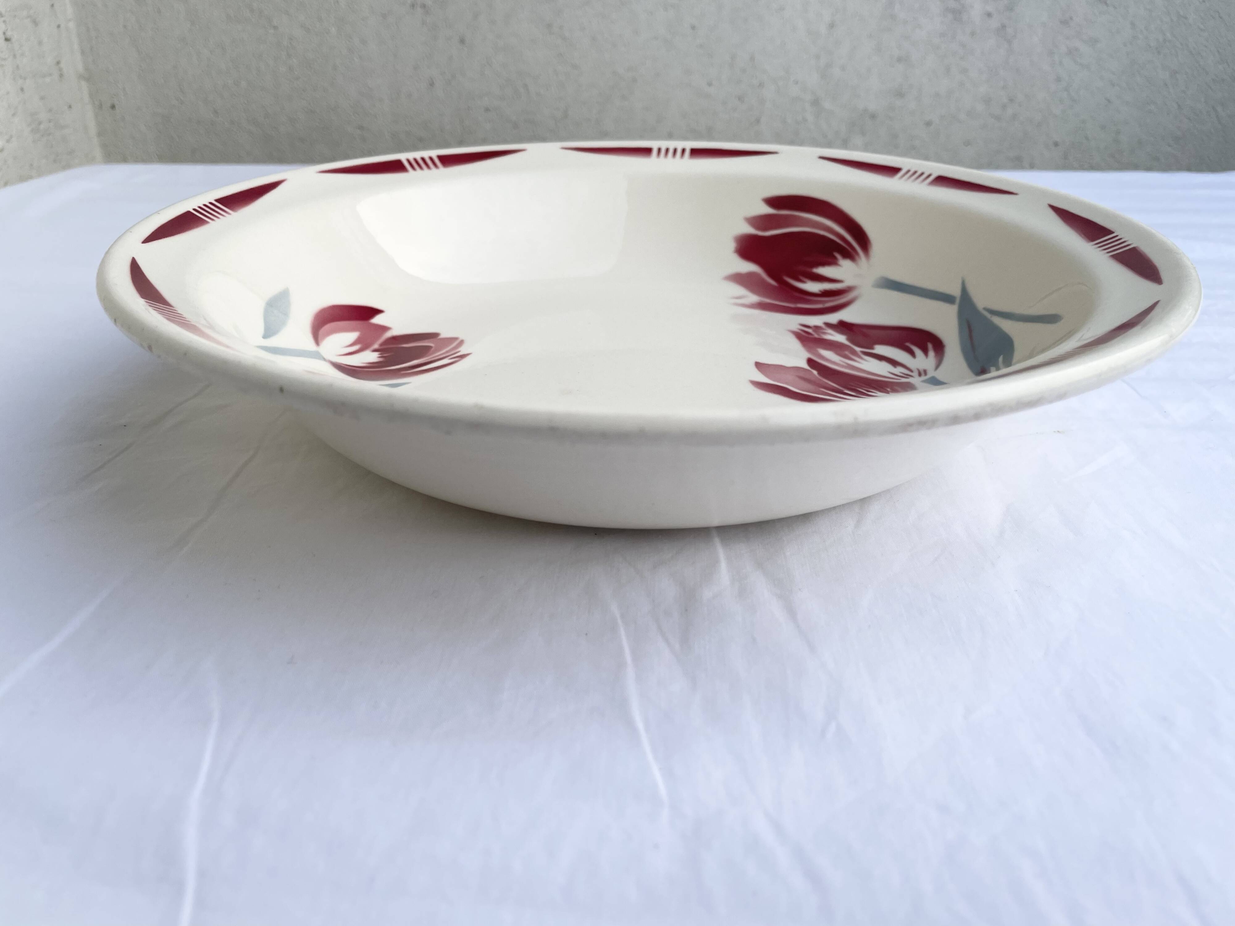 Antique shallow dish Badonviller tulip decoration