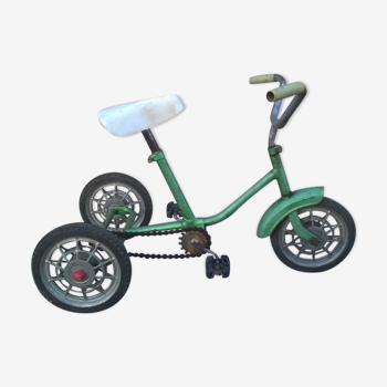 Ancien vélo enfant tricycle