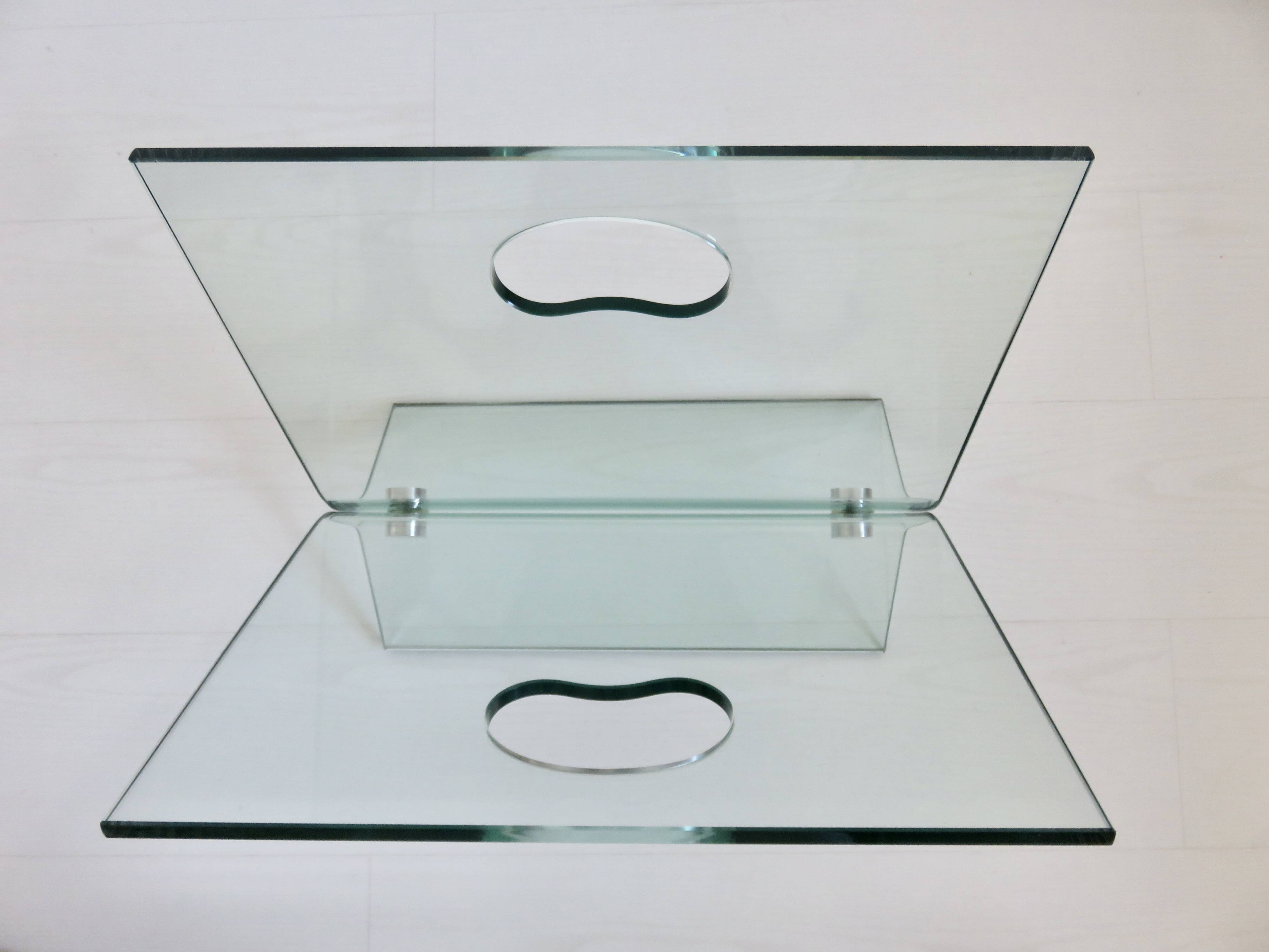 Porte revues, porte magazine design, verre épais et acier, France, 1970