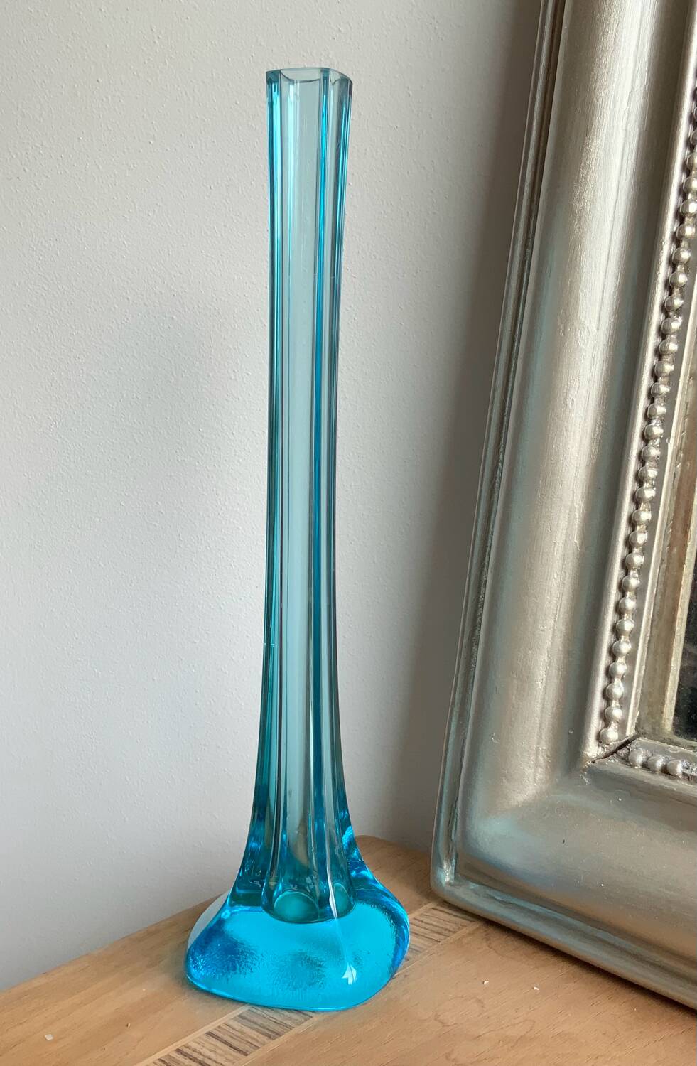 Vase soliflore vintage bleu turquoise - verre soufflé - design années