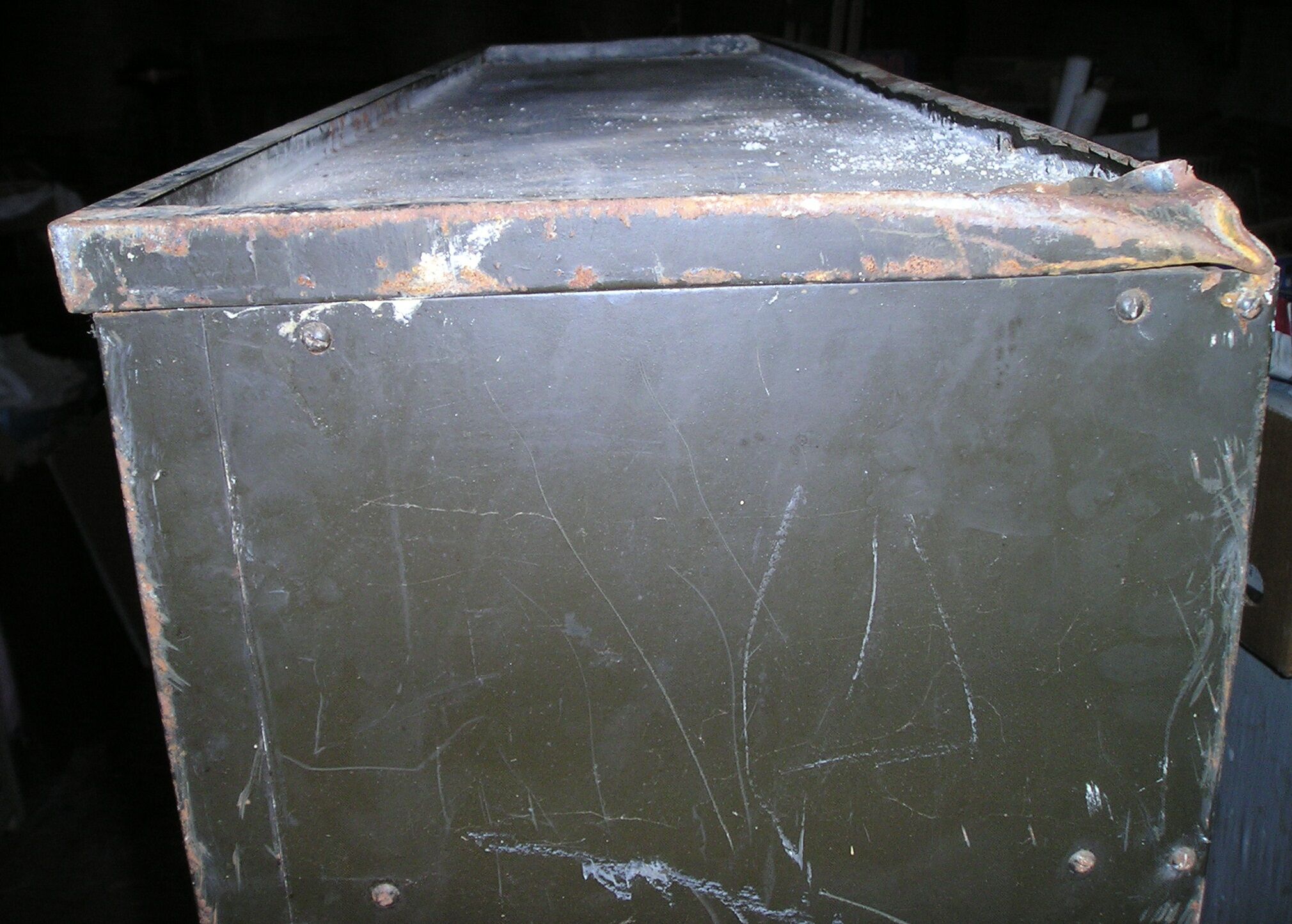 Furniture old metal riveted 30 drawers valve strafor