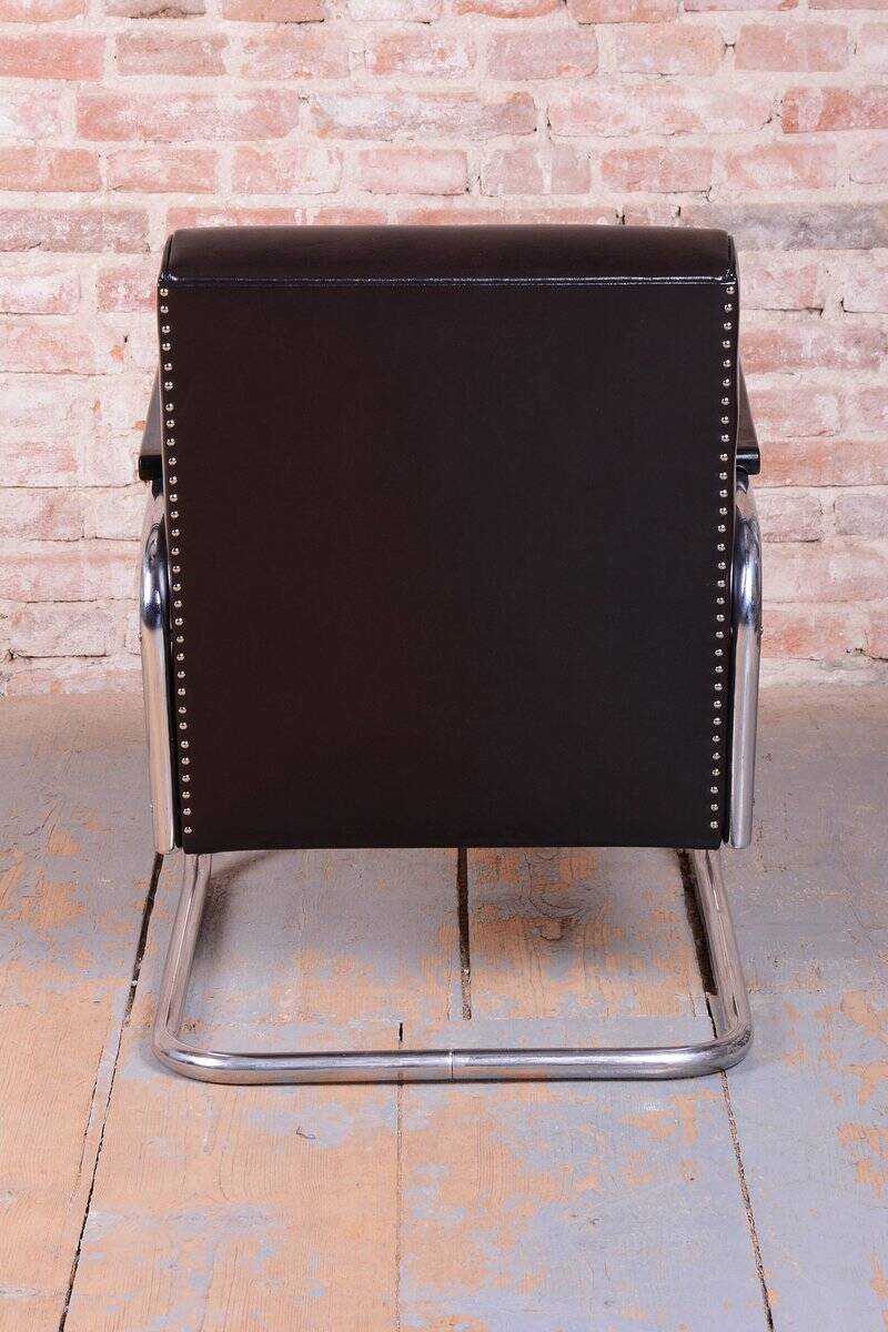 Bauhaus Leather Armchairs from Hynek Gottwald, Czech, 1930s, Set of 2
