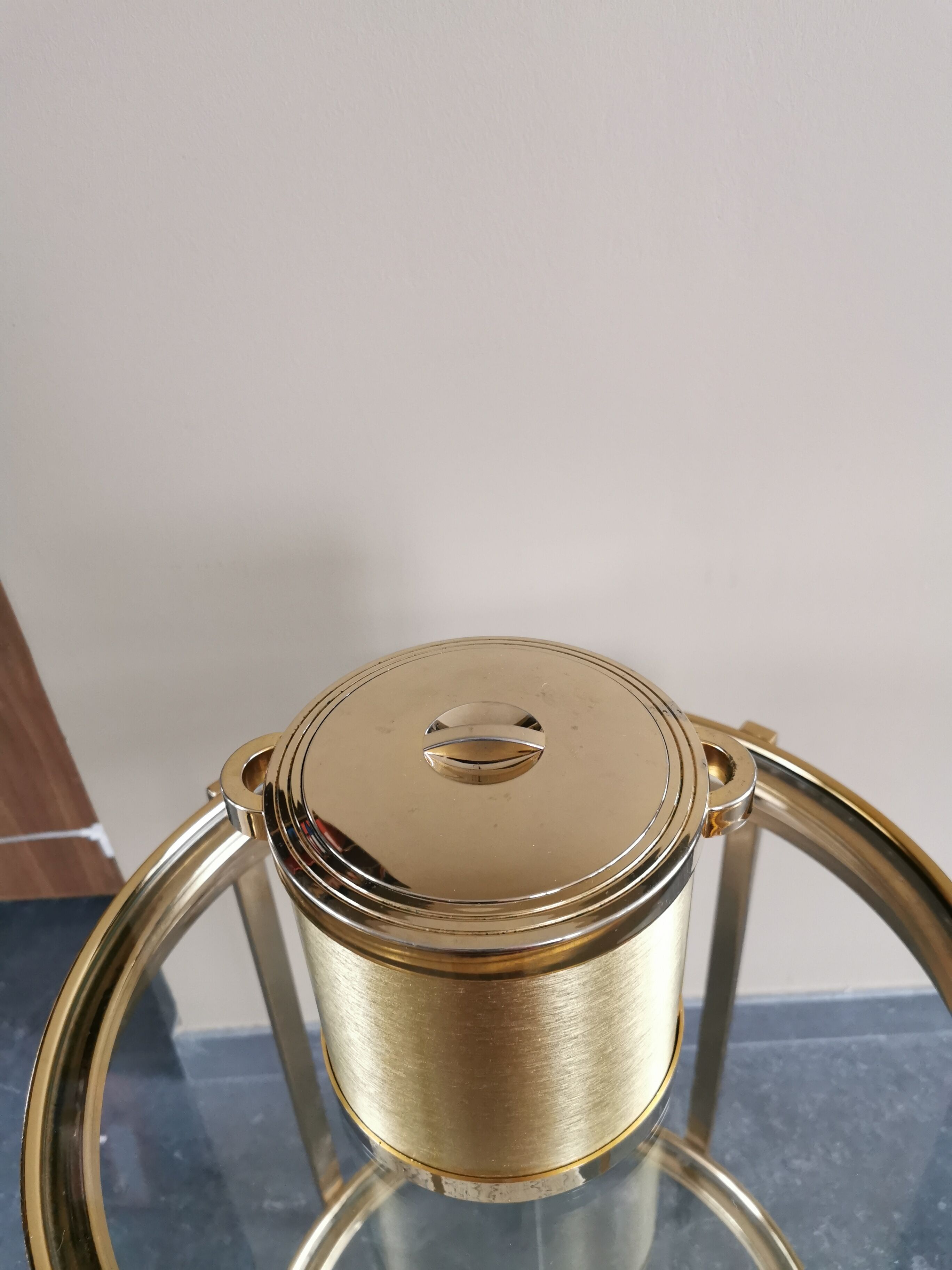 Refresher set and golden ice bucket