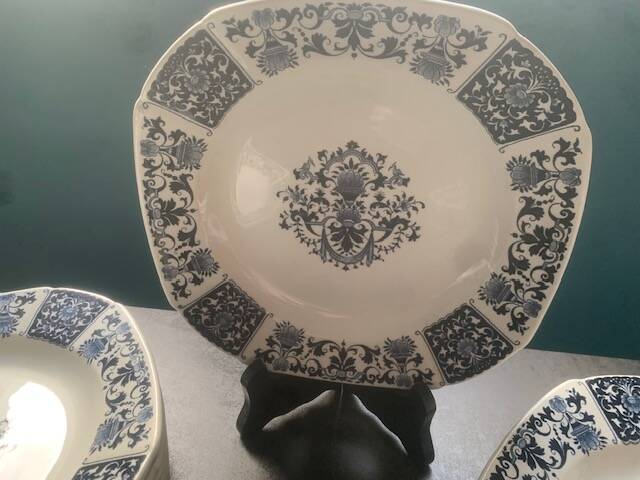 Gien plates, Ibis pattern