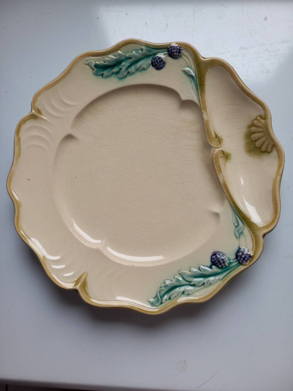 set of 6 artichoke plates, barbotine, Lille Fives factory.