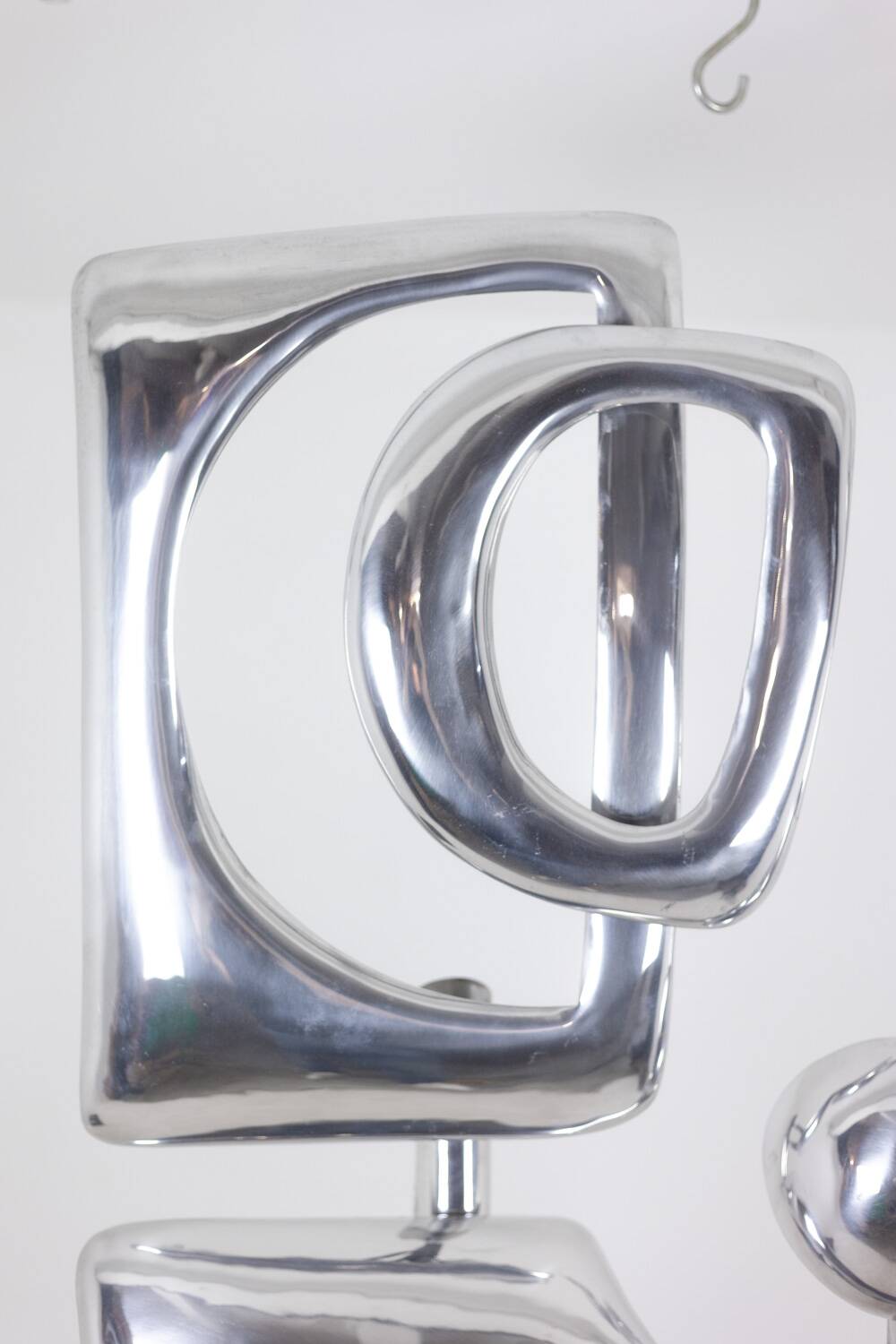 Antonine de Saint Pierre. Abstract sculpture. Contemporary work.