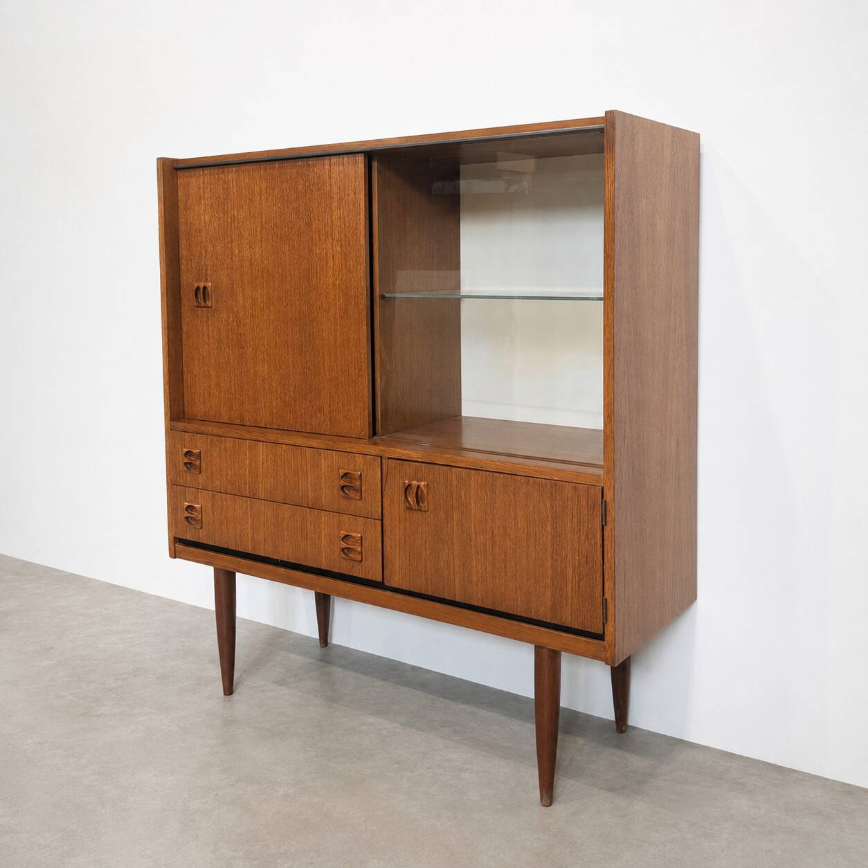 Highboard compact scandinave en teck, circa 1960