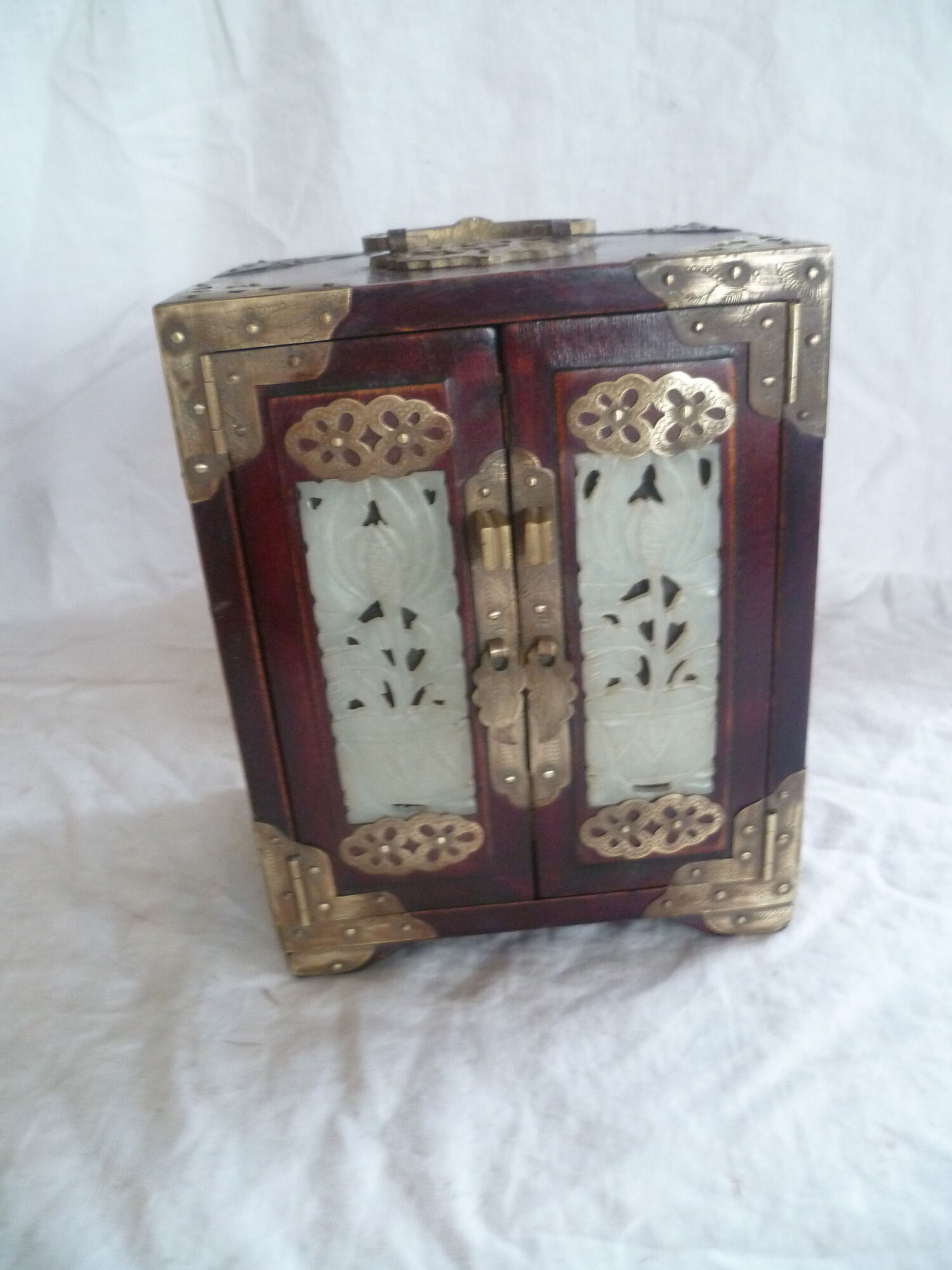 Mother-of-pearl wood jewelry box & chinoiserie brass
